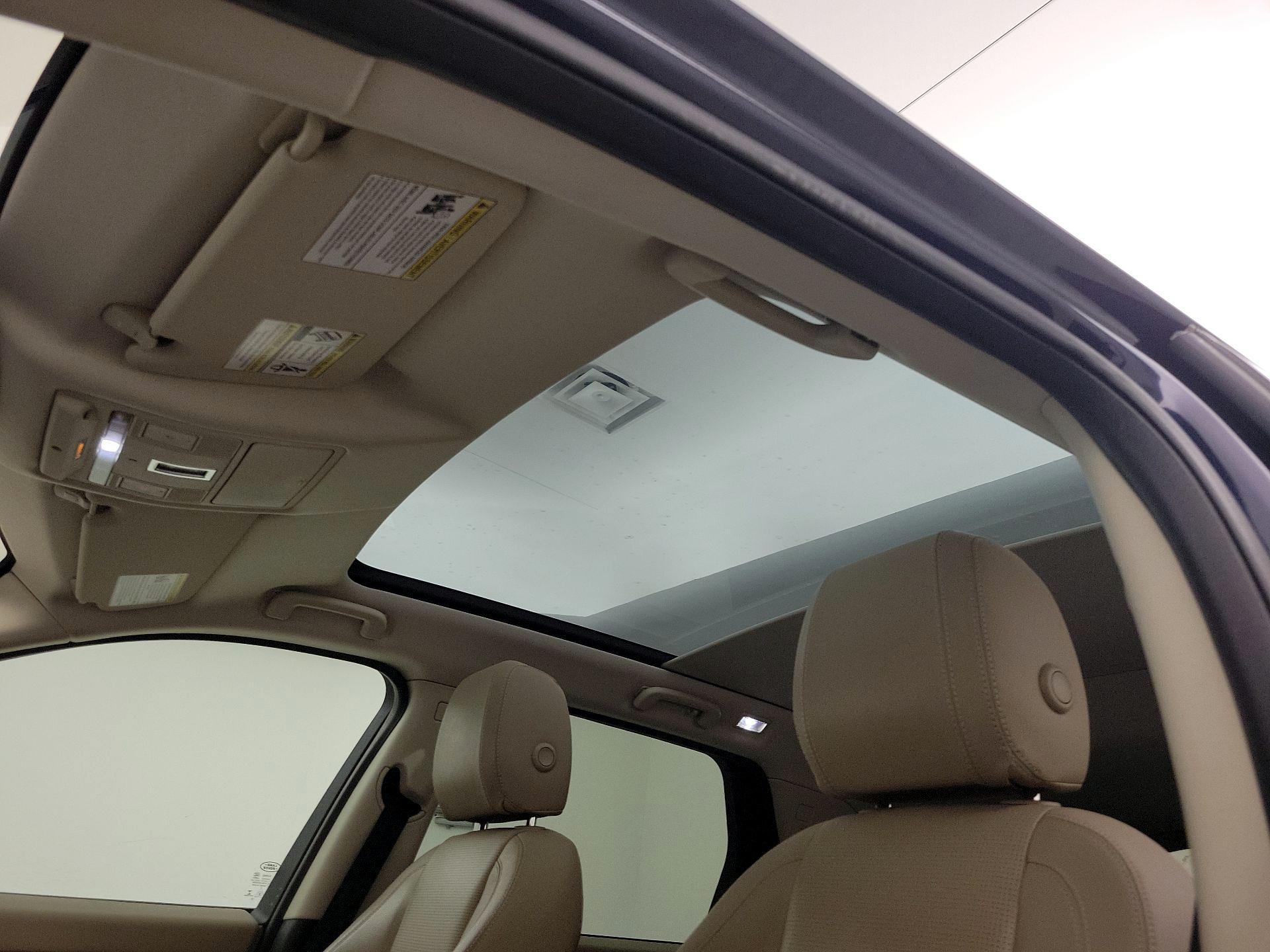 Thumbnail: 2019 Land Rover Discovery Sport - 20