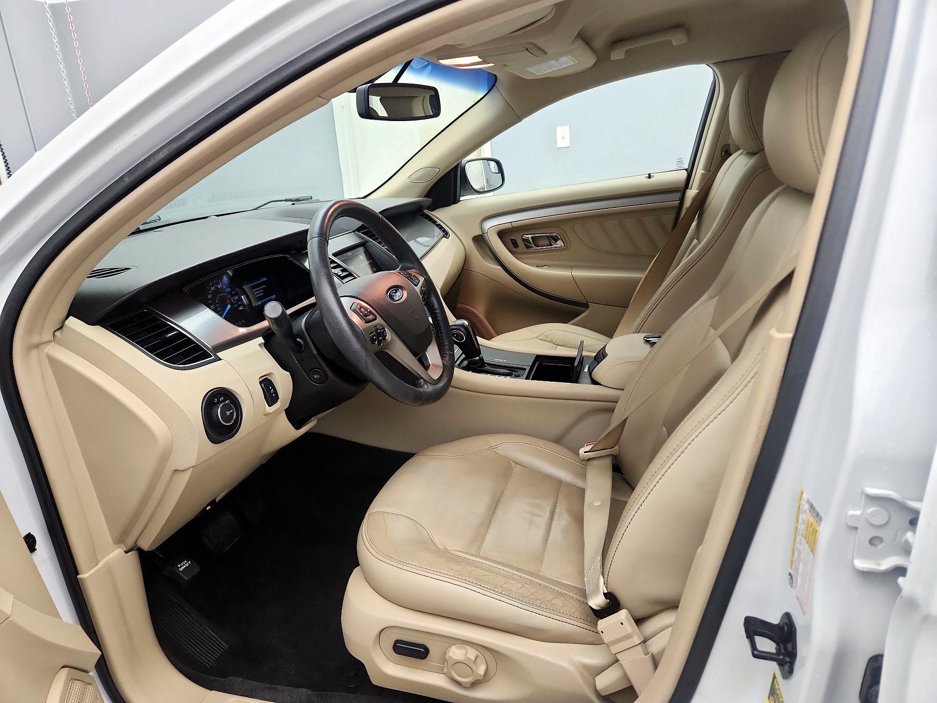 Thumbnail: 2015 Ford Taurus - 11