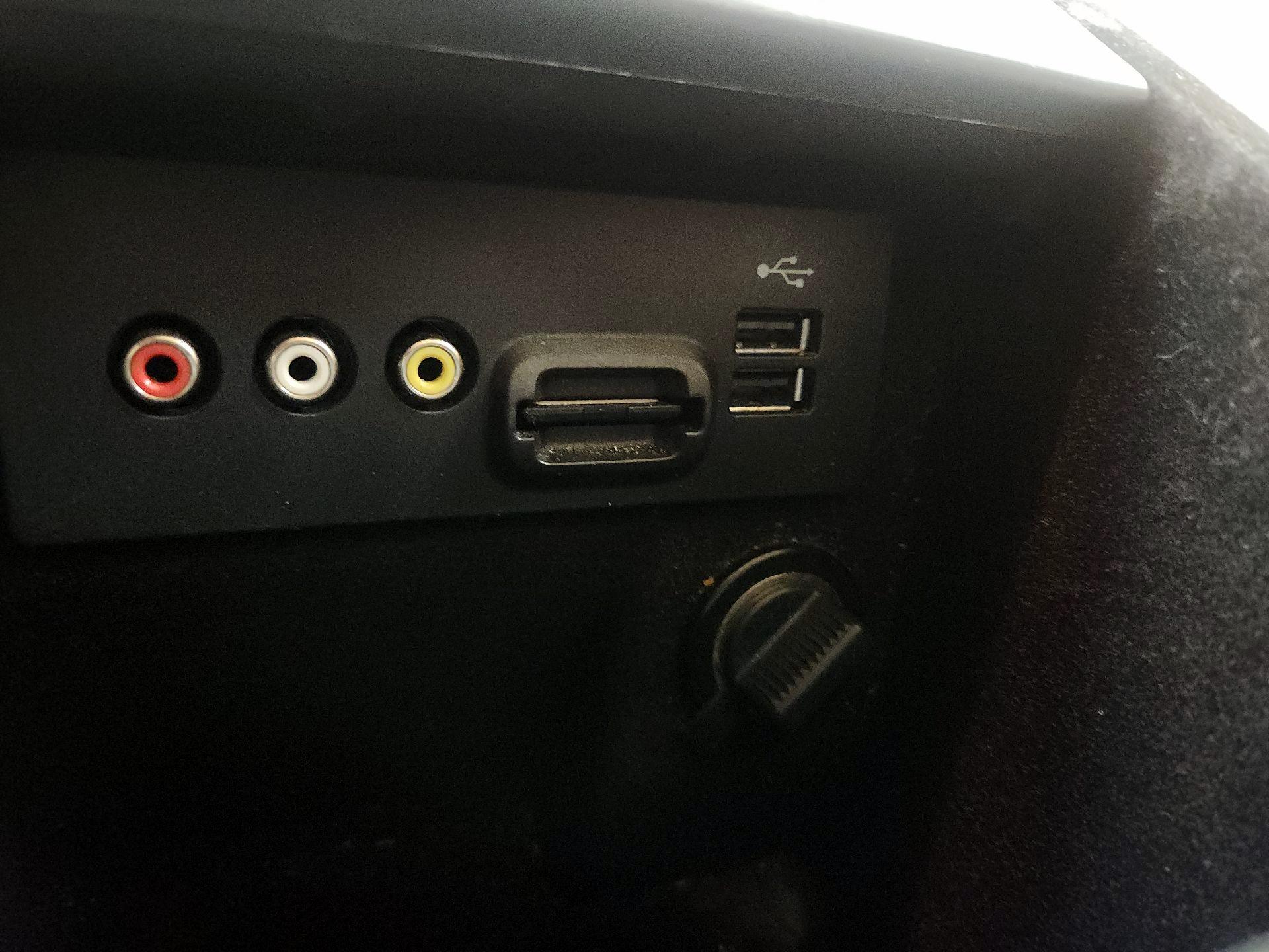 Thumbnail: 2015 Ford Taurus - 19