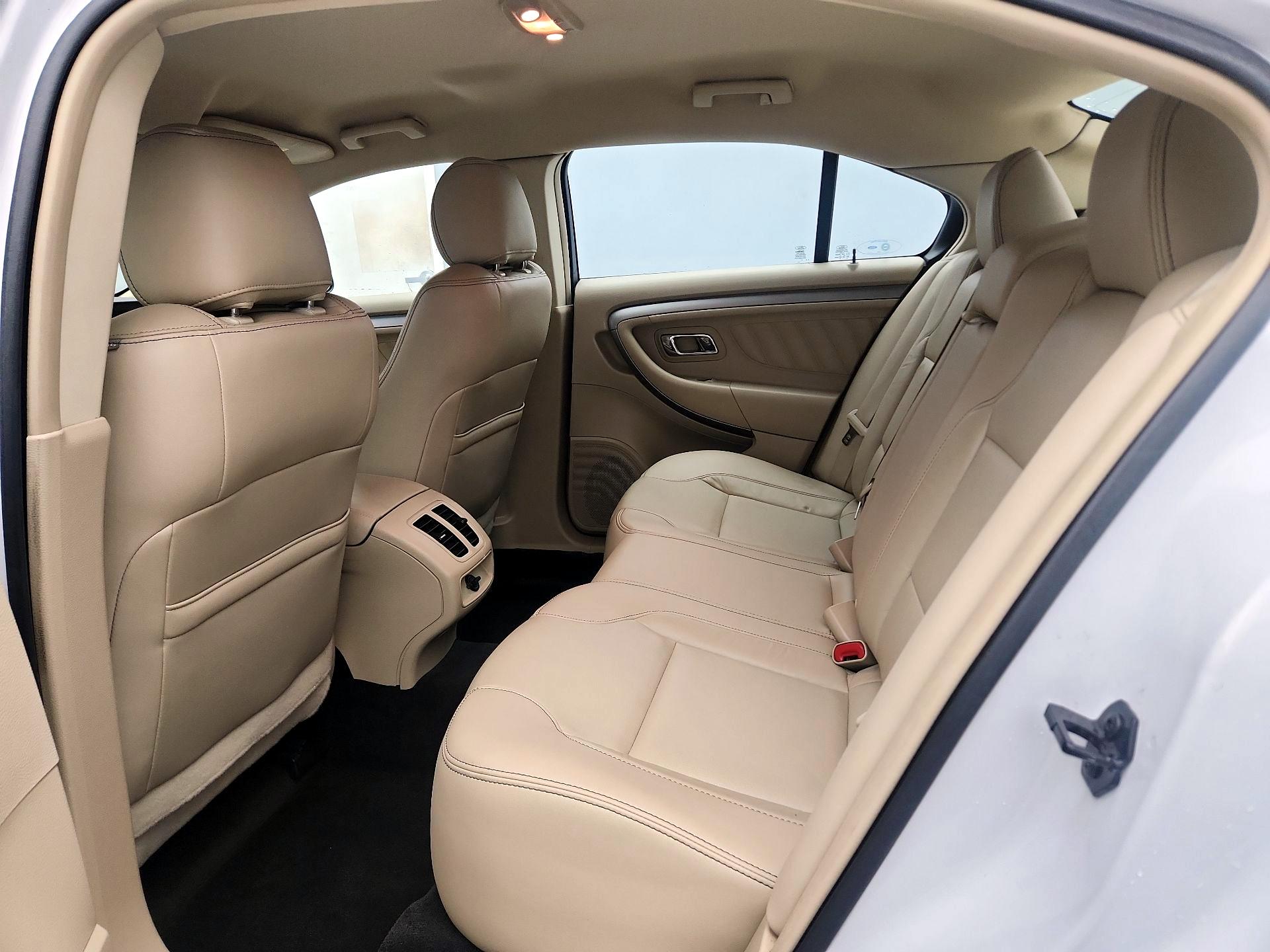 Thumbnail: 2015 Ford Taurus - 20