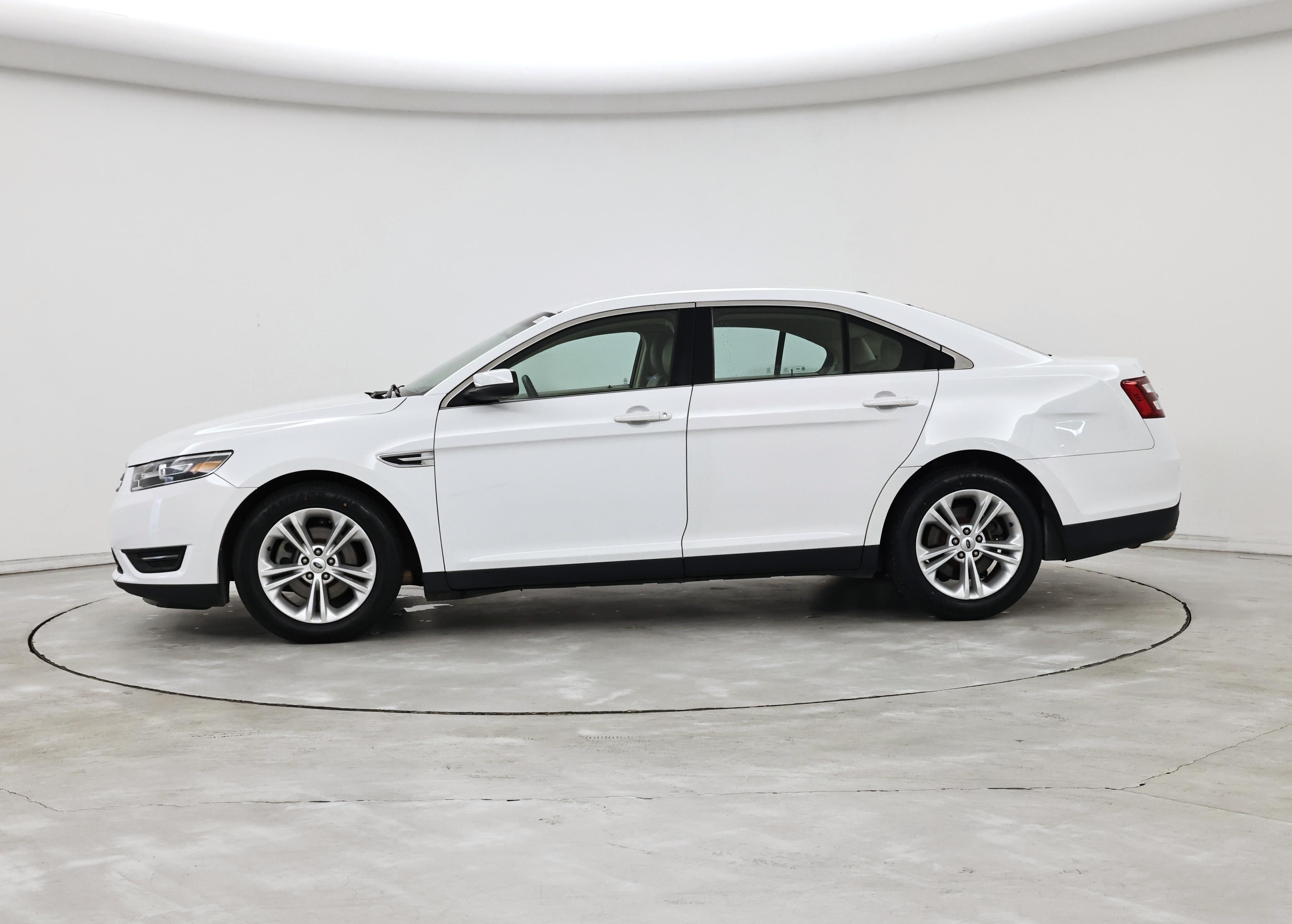 Thumbnail: 2015 Ford Taurus - 3