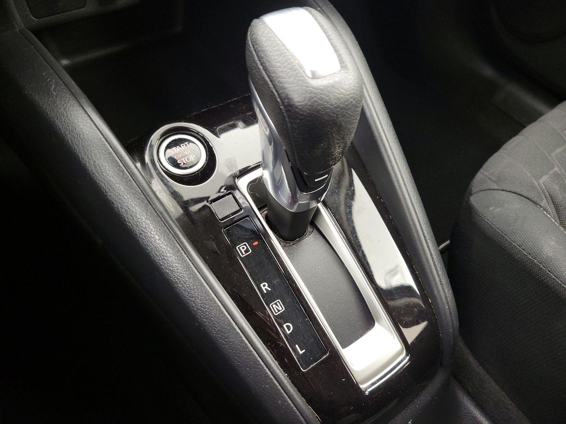 Thumbnail: 2021 Nissan Kicks - 17