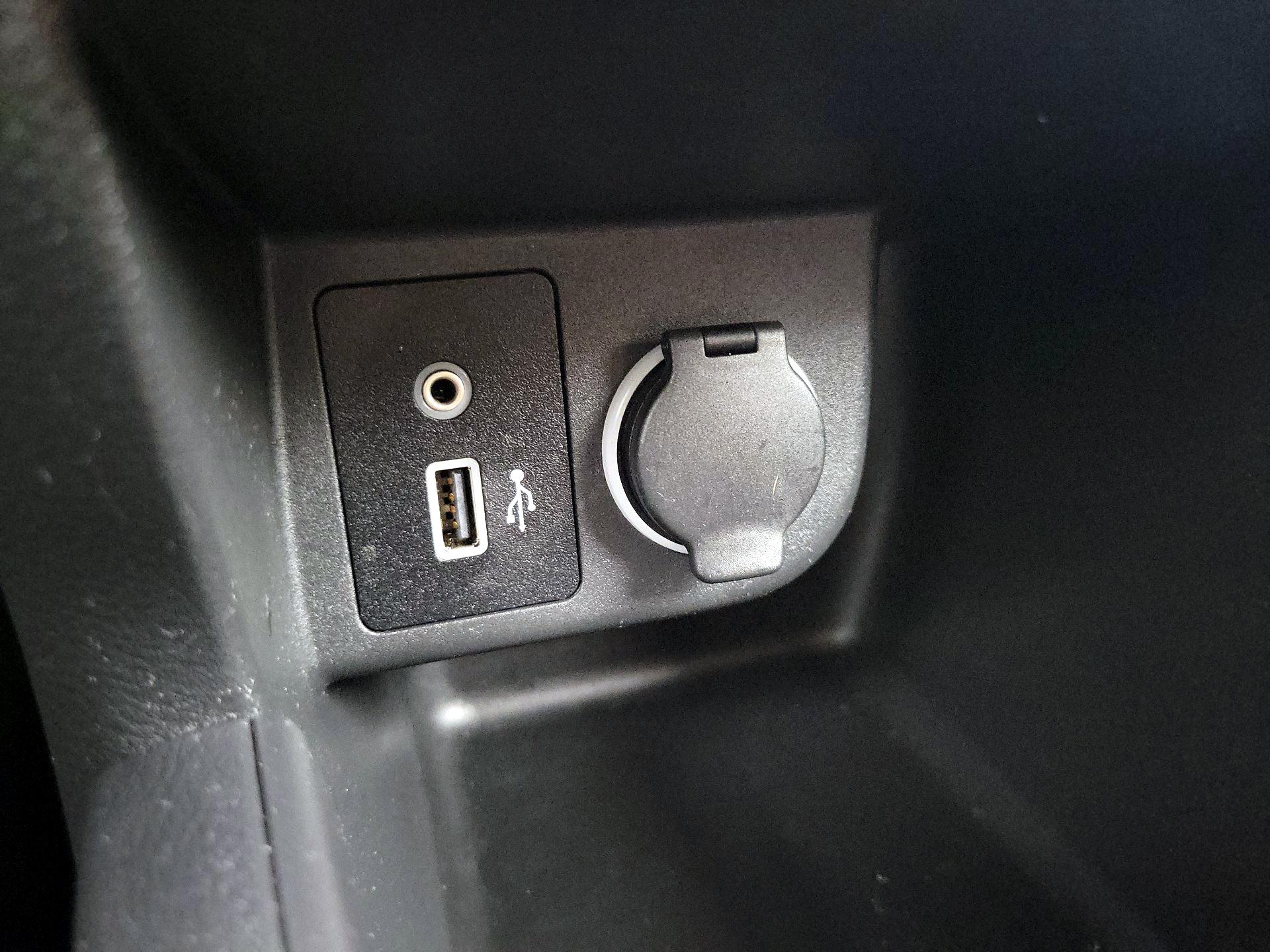 Thumbnail: 2021 Nissan Kicks - 18