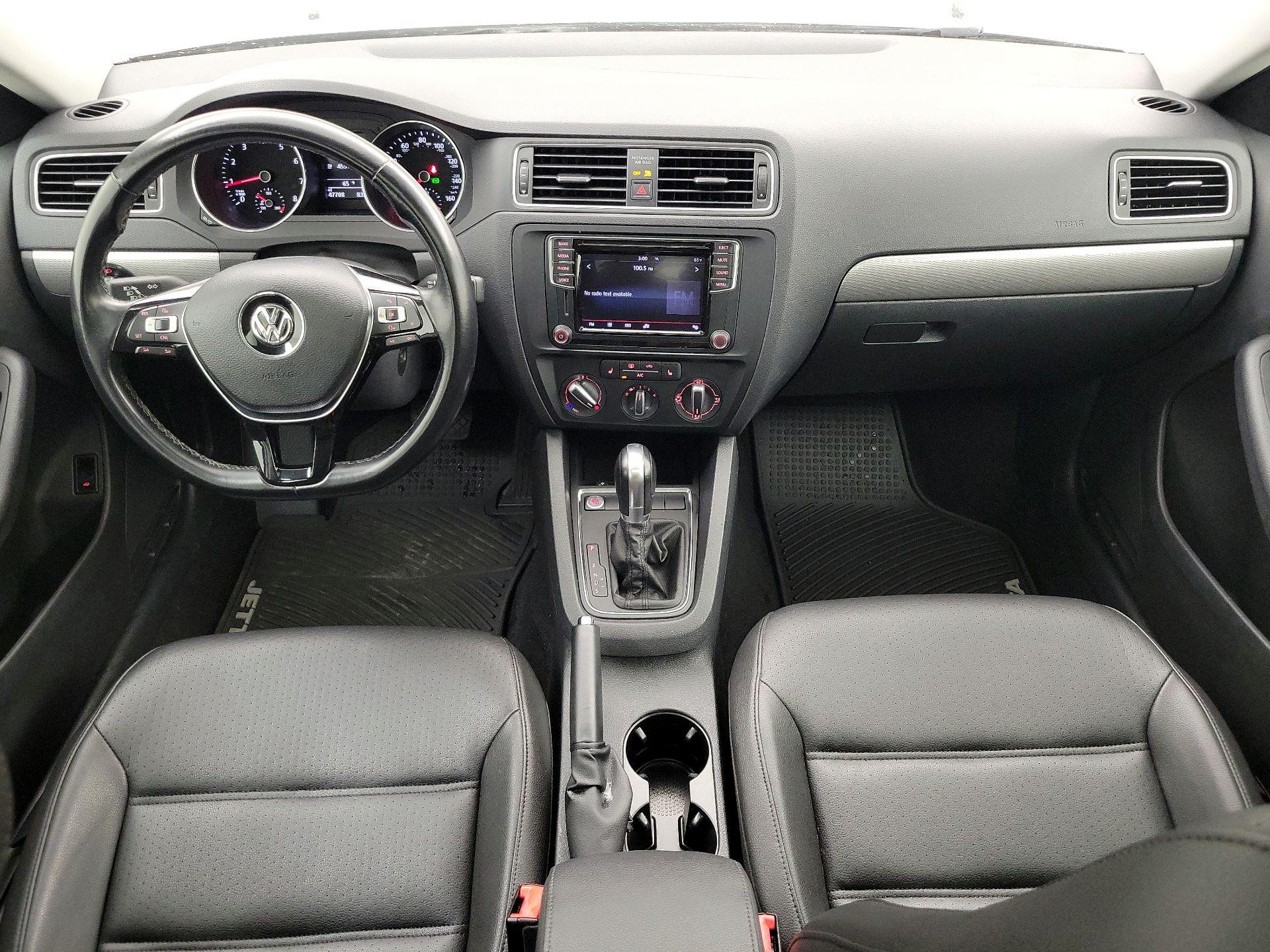 Thumbnail: 2017 Volkswagen Jetta - 9