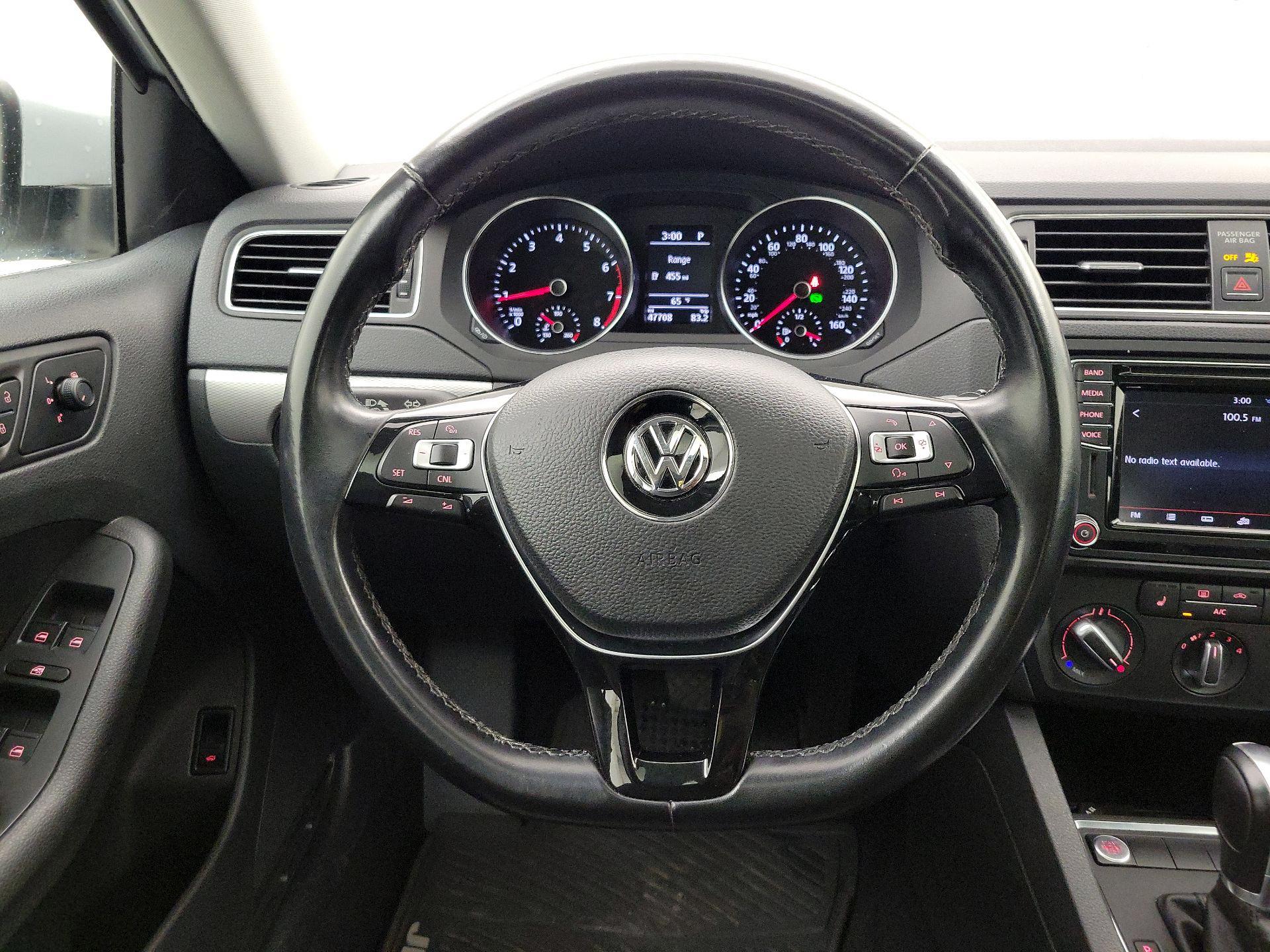 Thumbnail: 2017 Volkswagen Jetta - 10