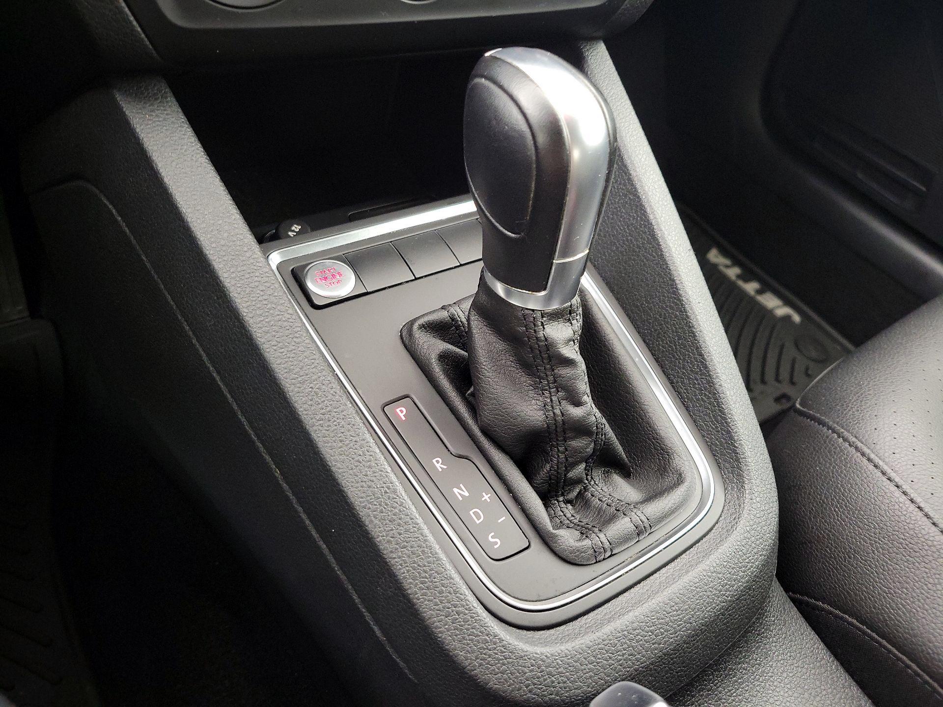 Thumbnail: 2017 Volkswagen Jetta - 17