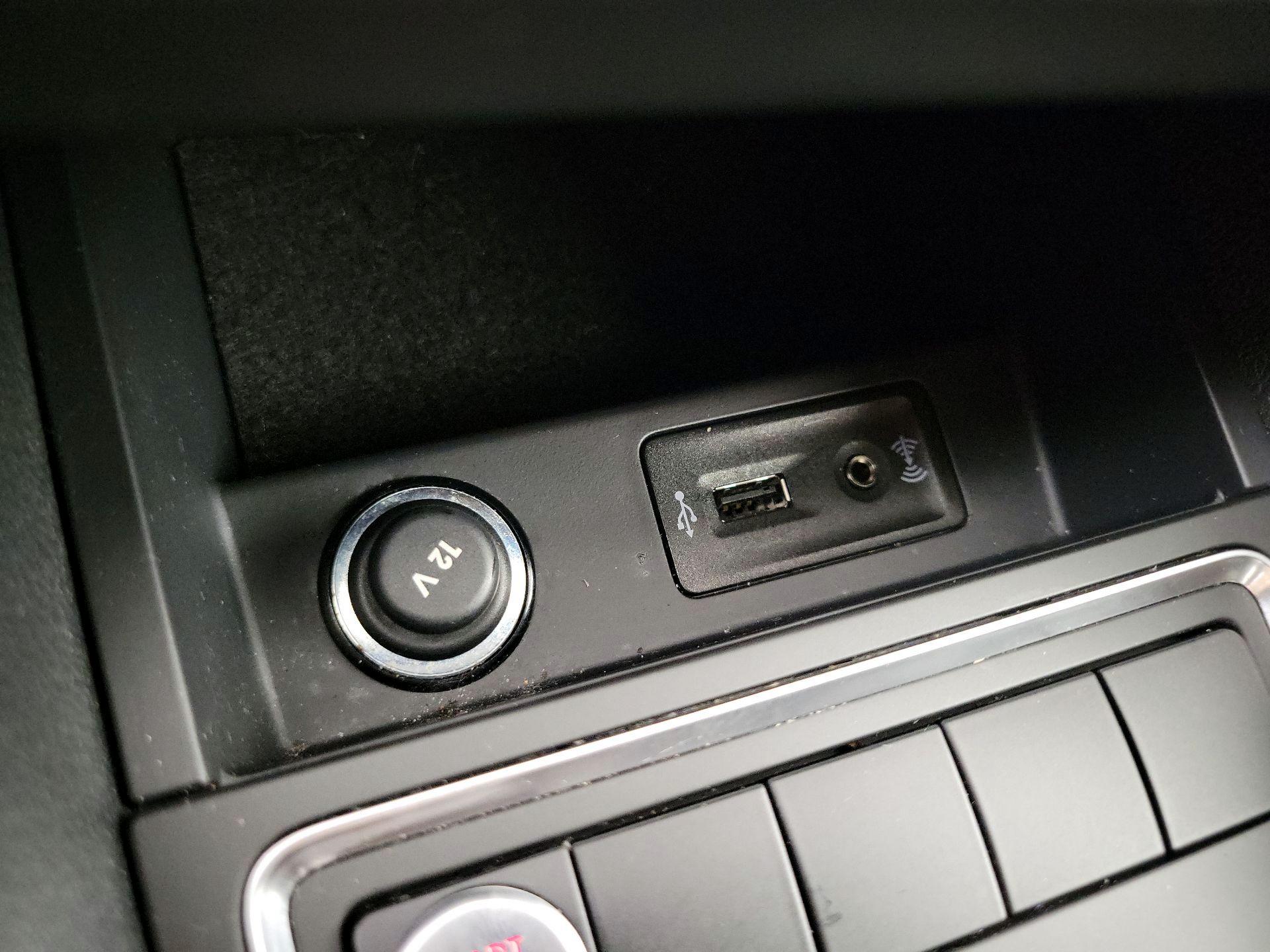 Thumbnail: 2017 Volkswagen Jetta - 18