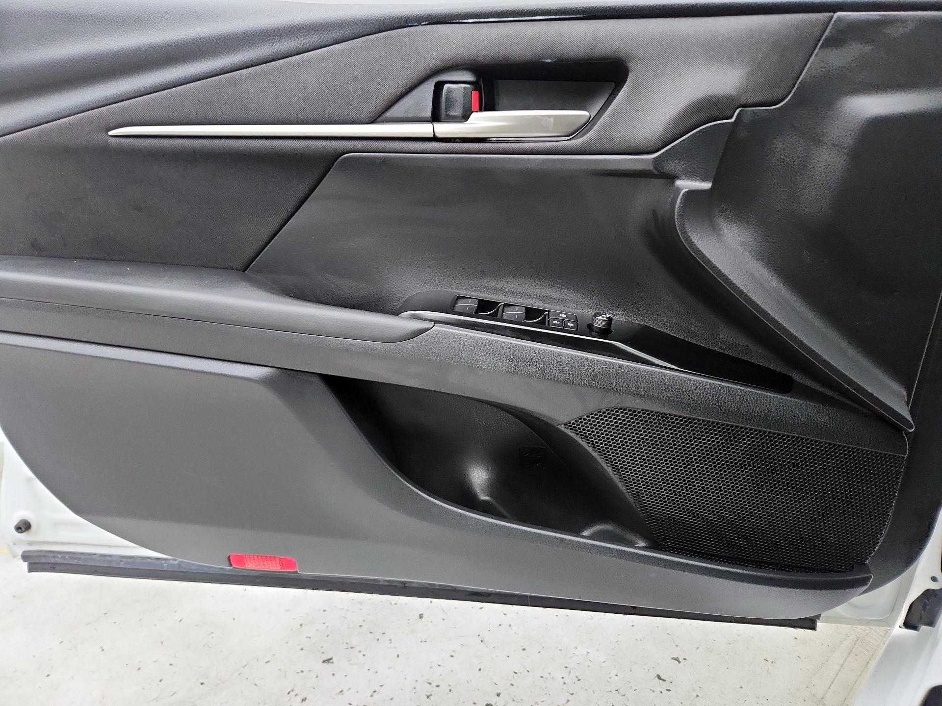 Thumbnail: 2025 Toyota Camry - 12