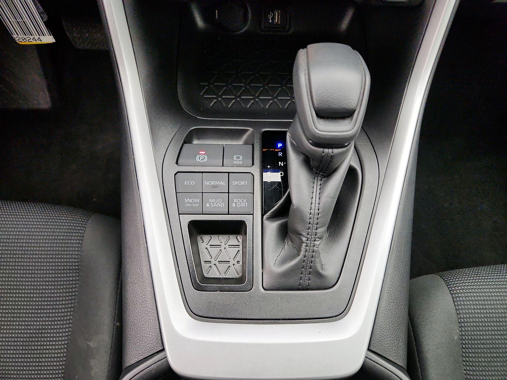 Thumbnail: 2025 Toyota RAV4 - 17