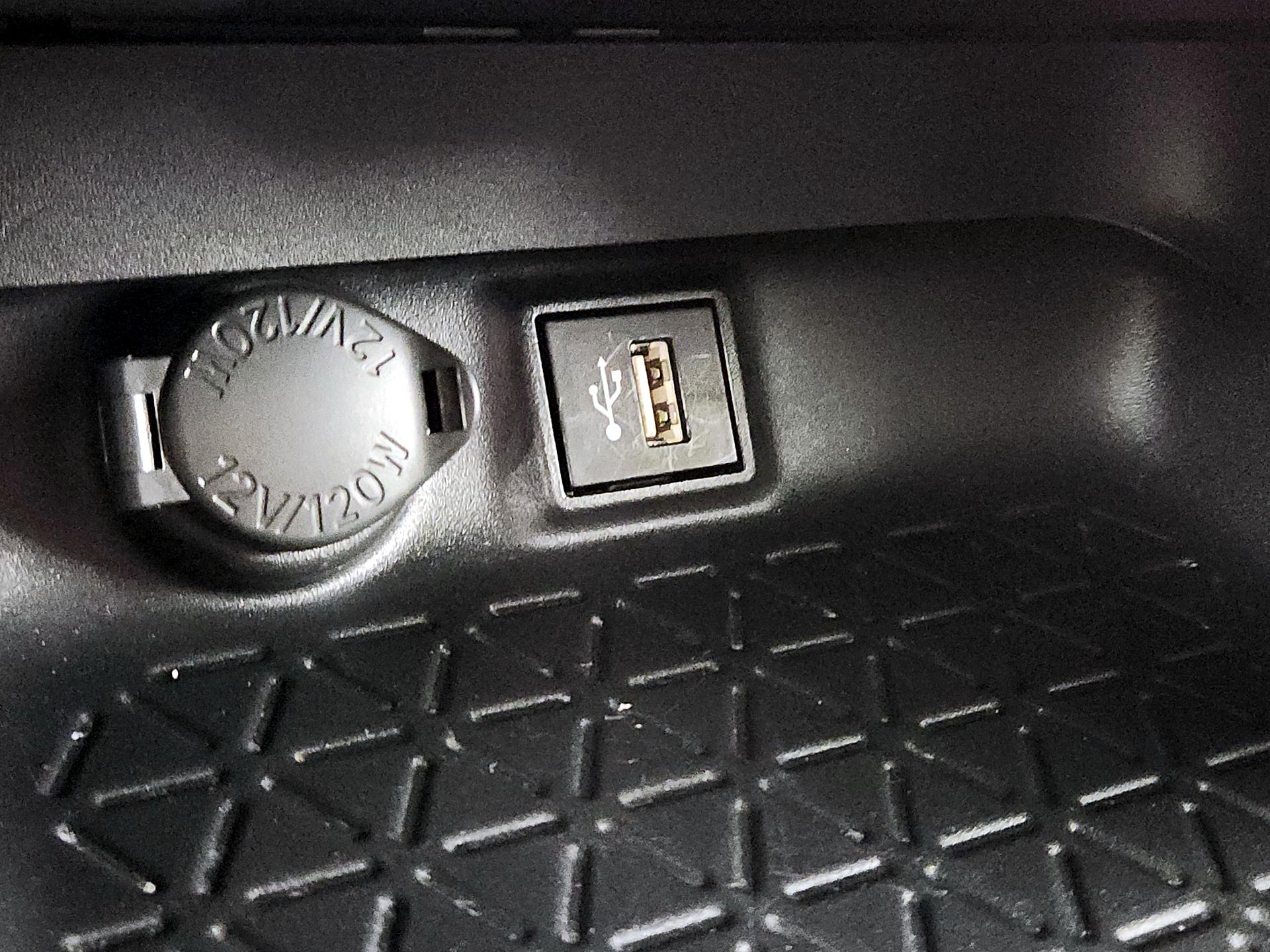 Thumbnail: 2025 Toyota RAV4 - 18