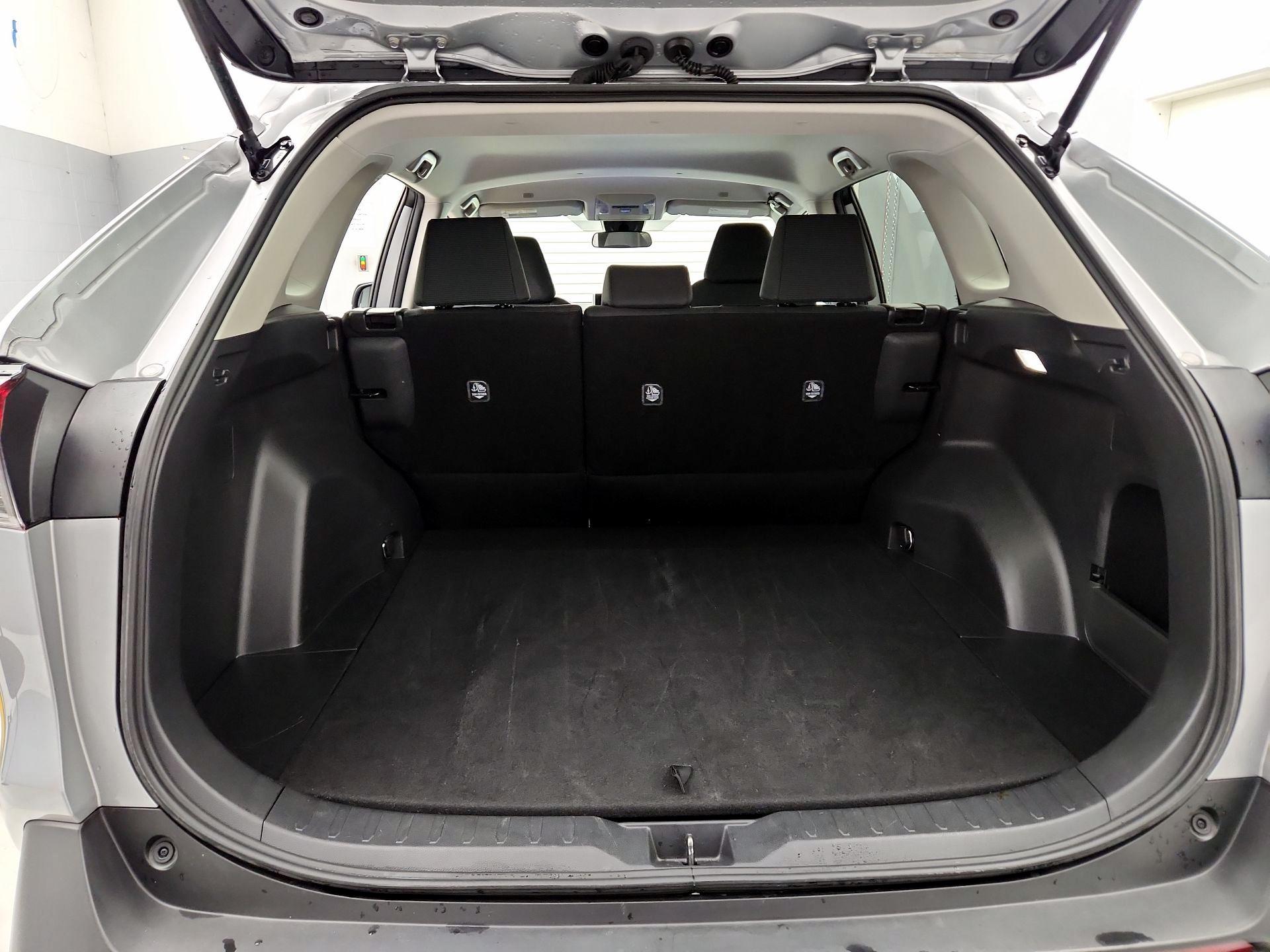 Thumbnail: 2025 Toyota RAV4 - 20