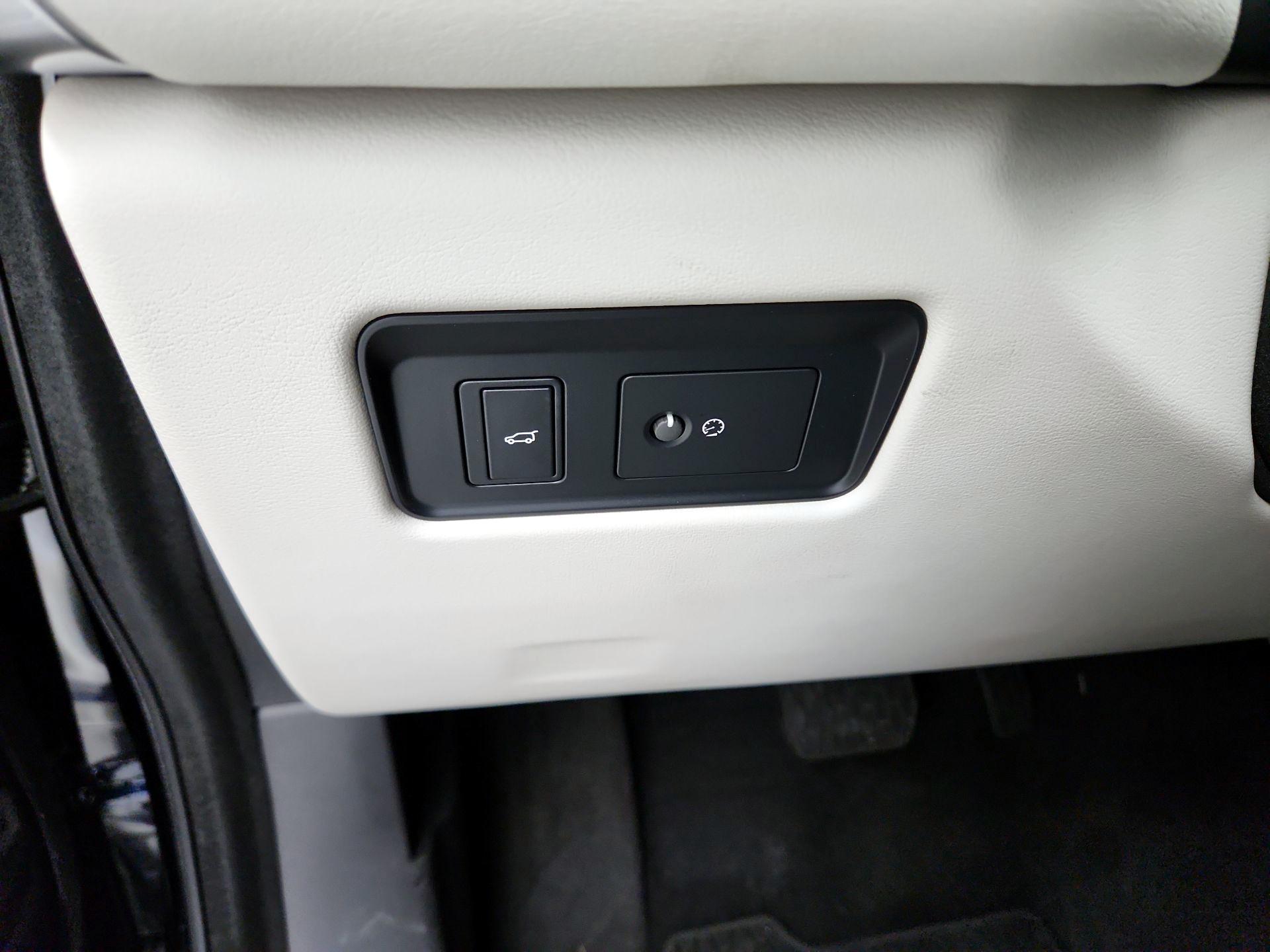 Thumbnail: 2024 Jaguar F-Pace - 13