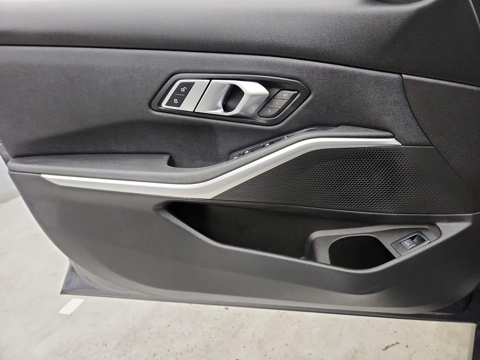 Thumbnail: 2021 BMW 3 Series - 12