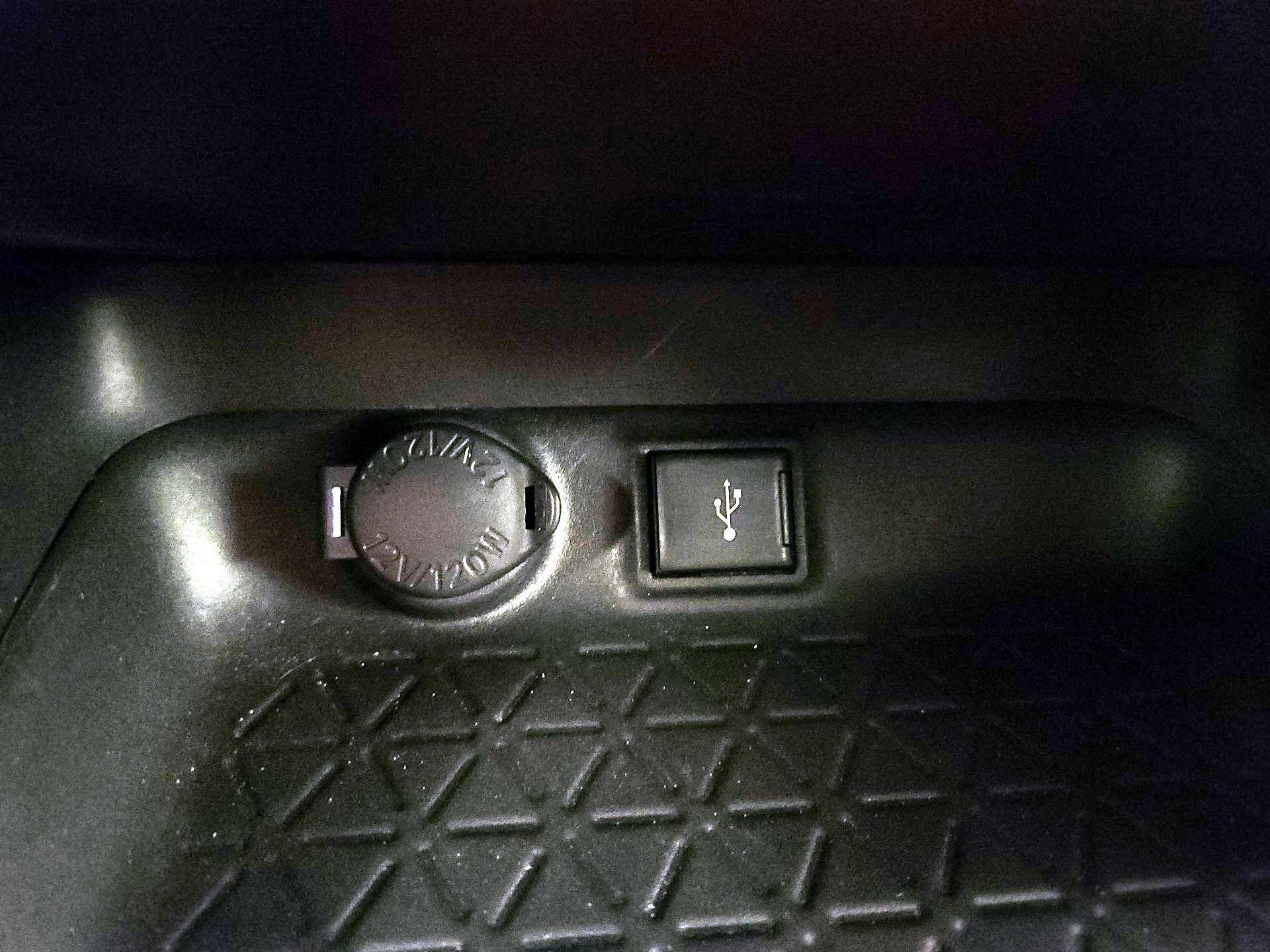 Thumbnail: 2022 Toyota RAV4 - 18