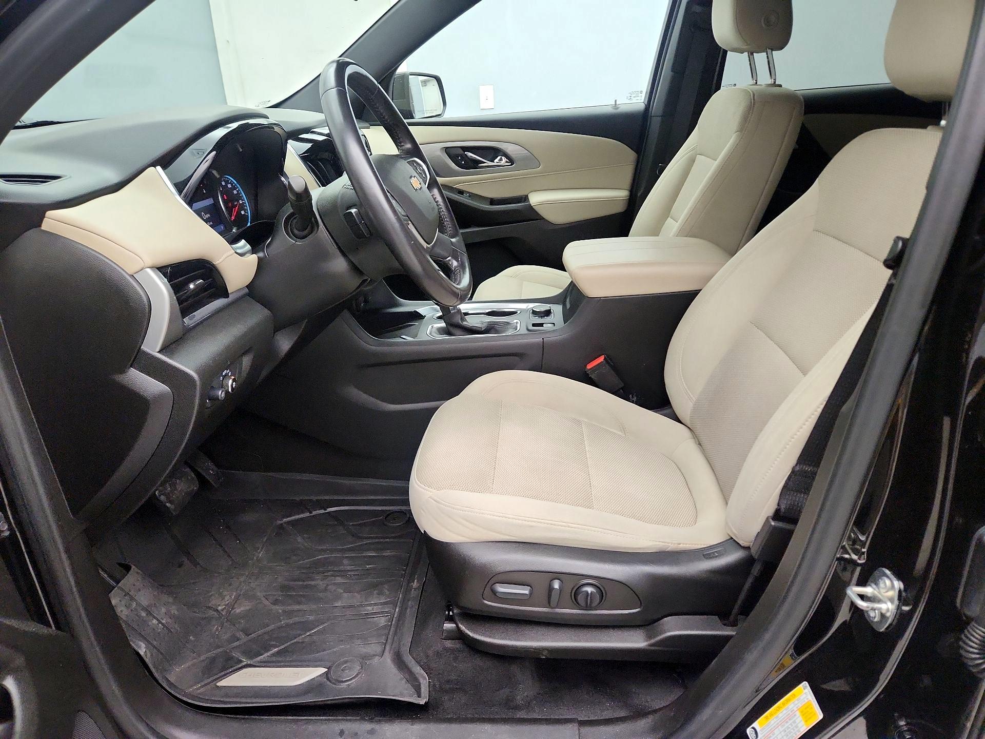 Thumbnail: 2022 Chevrolet Traverse - 11