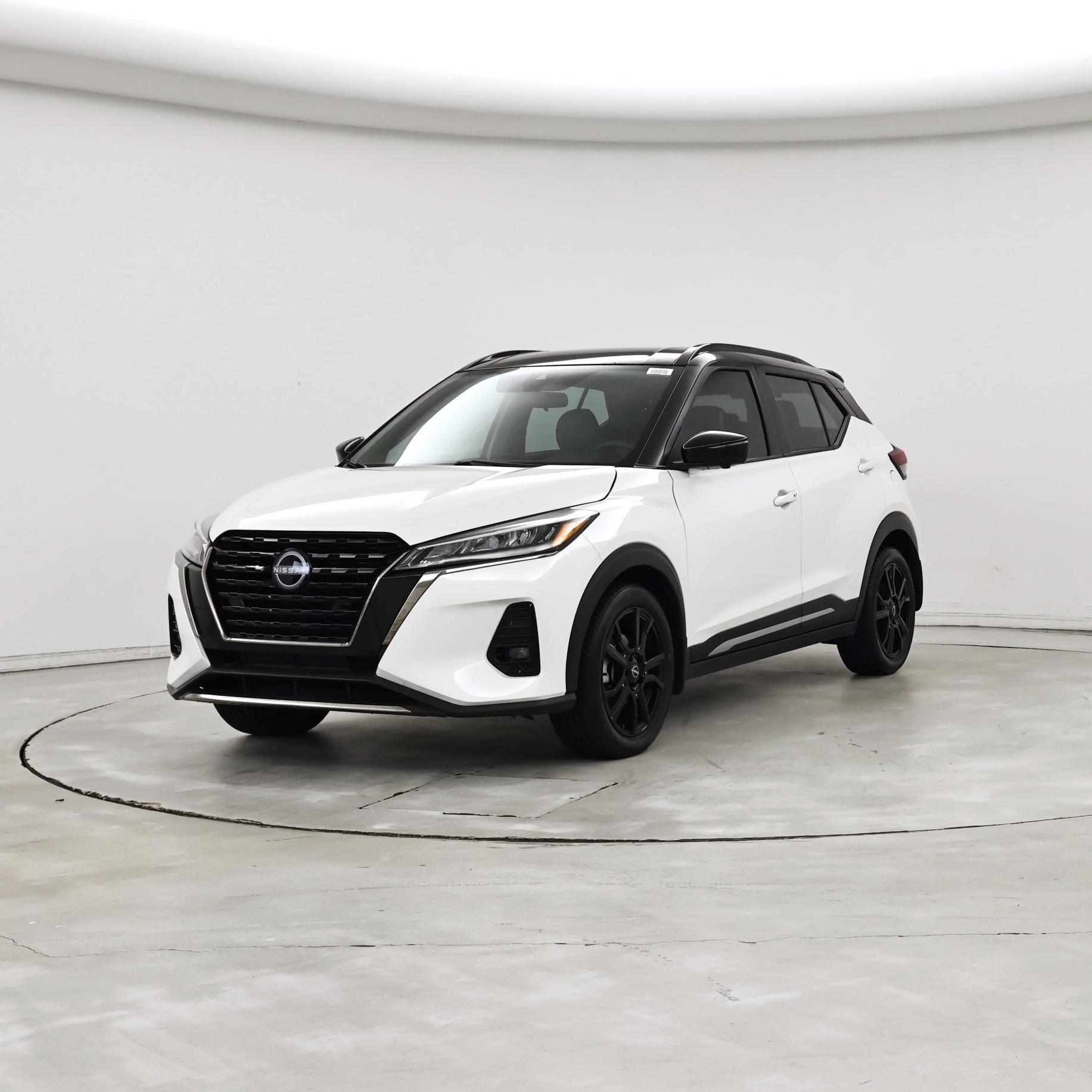 Thumbnail: 2023 Nissan Kicks - 4