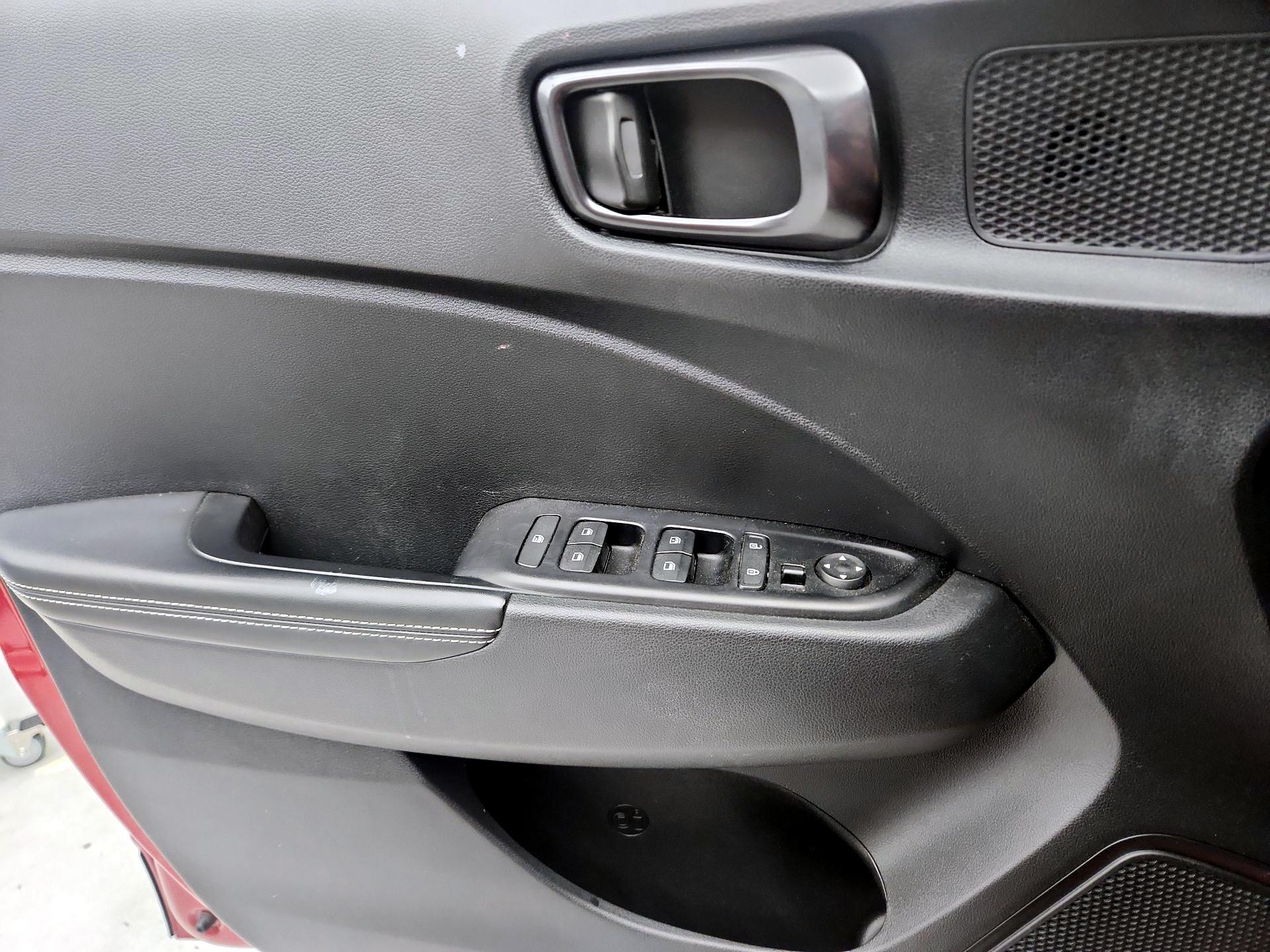 Thumbnail: 2023 Hyundai Venue - 12