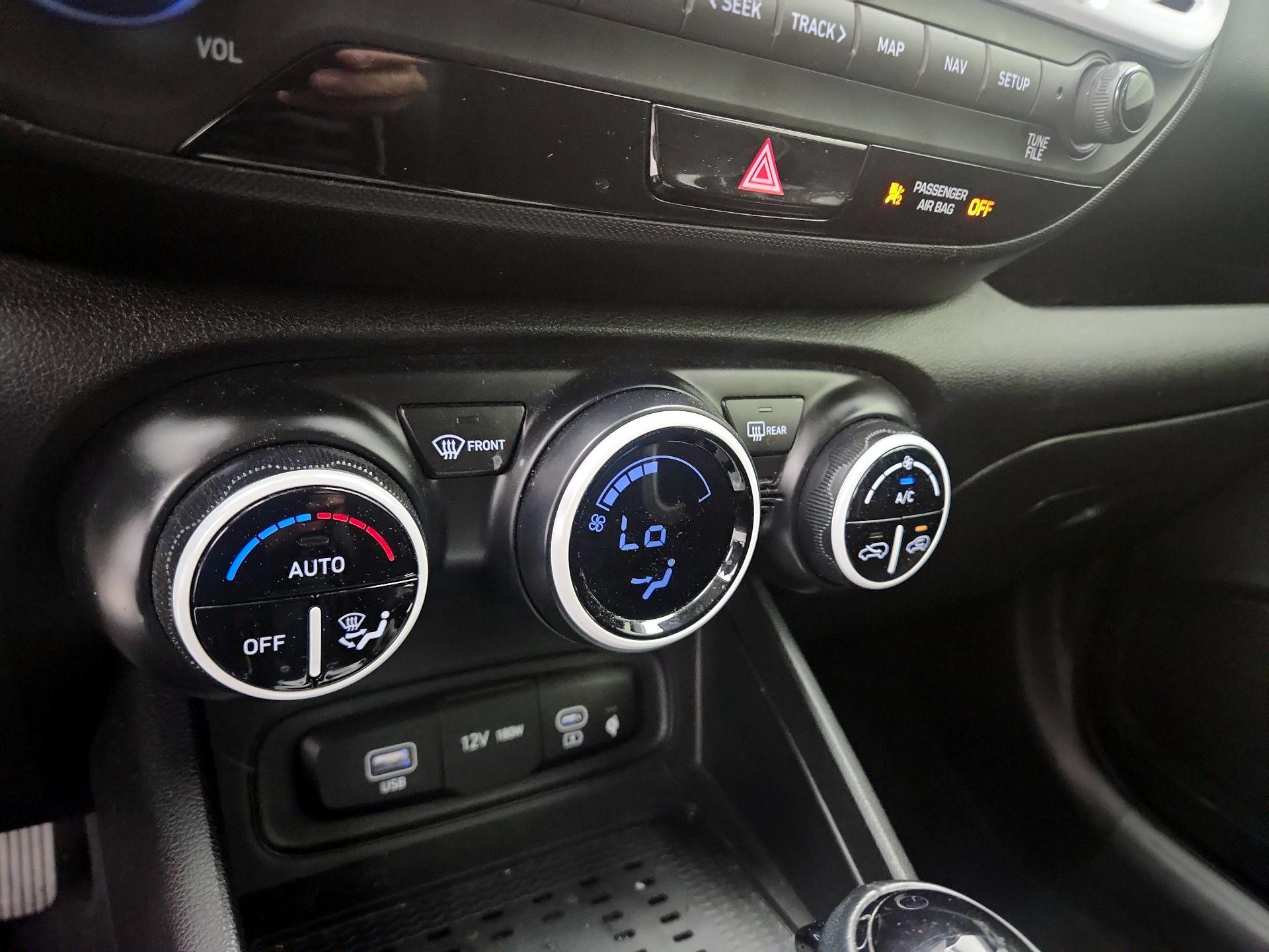 Thumbnail: 2023 Hyundai Venue - 17