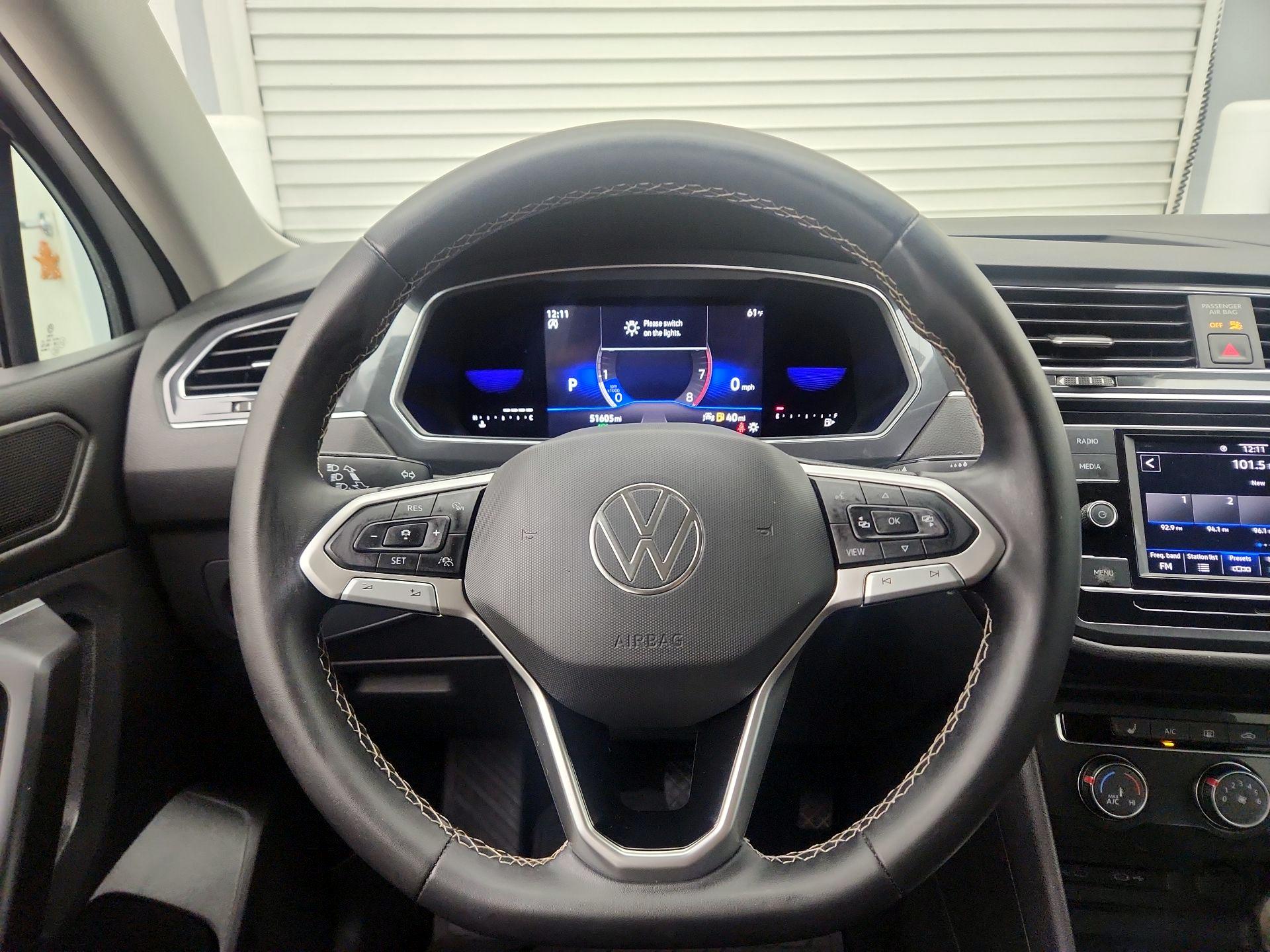 Thumbnail: 2022 Volkswagen Tiguan - 10