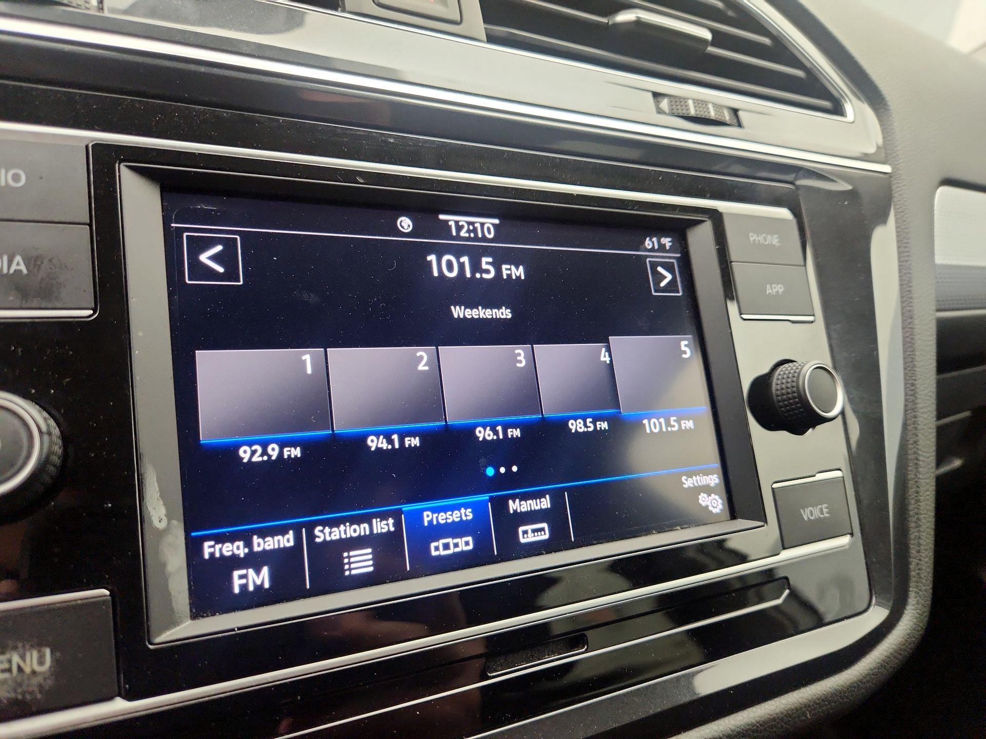 Thumbnail: 2022 Volkswagen Tiguan - 15