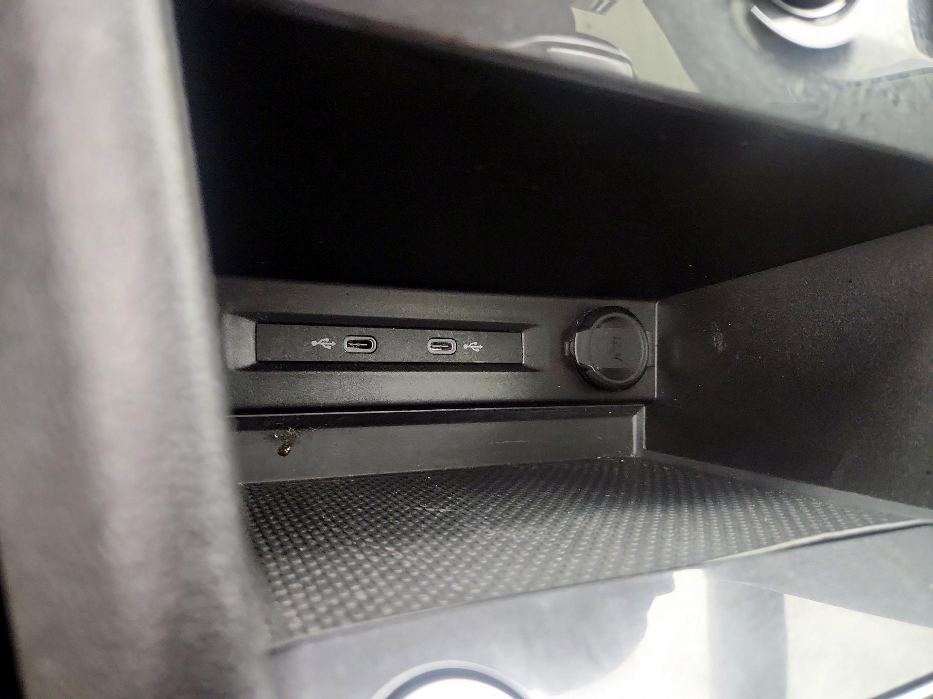 Thumbnail: 2022 Volkswagen Tiguan - 18