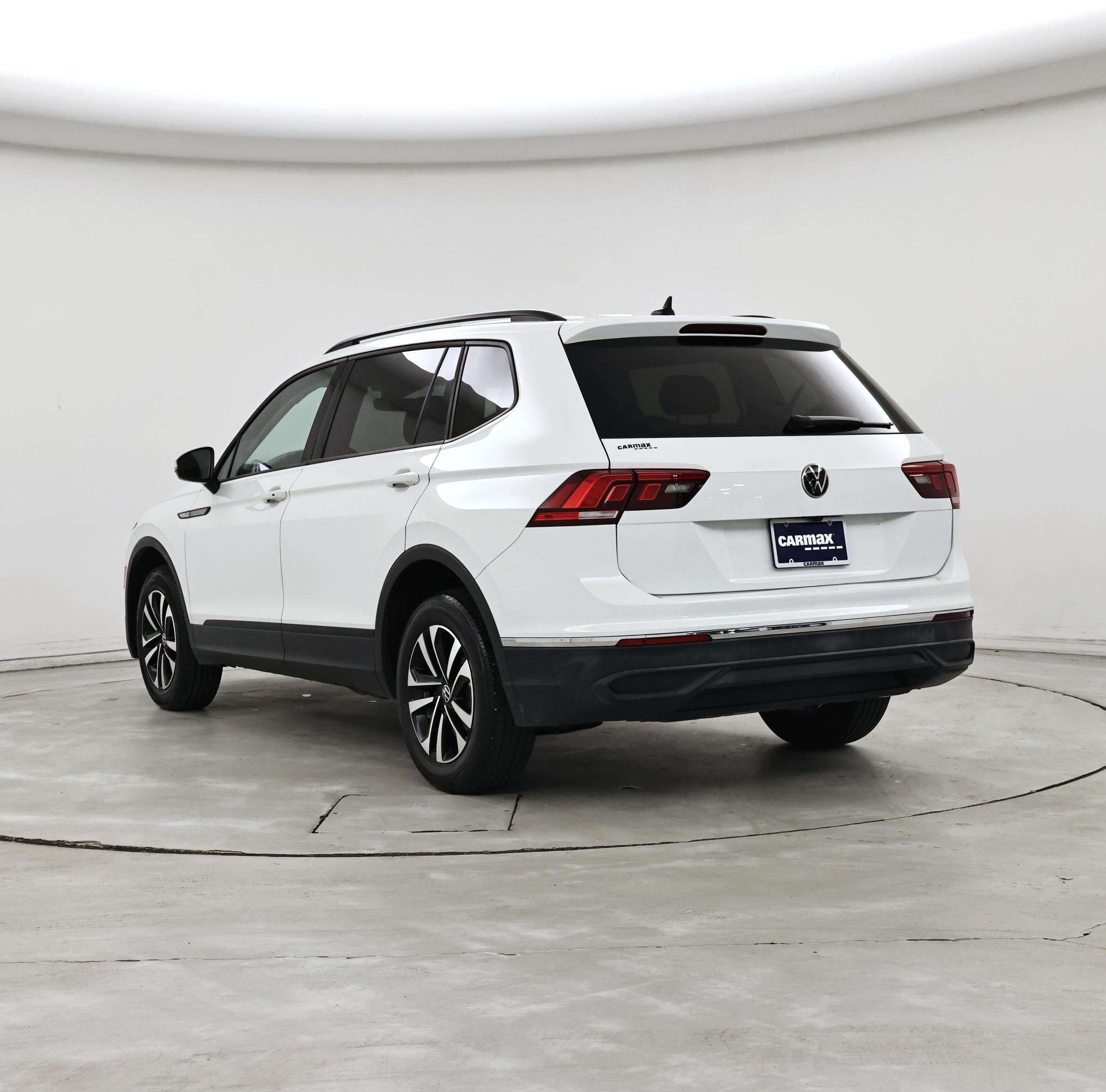 Thumbnail: 2022 Volkswagen Tiguan - 2