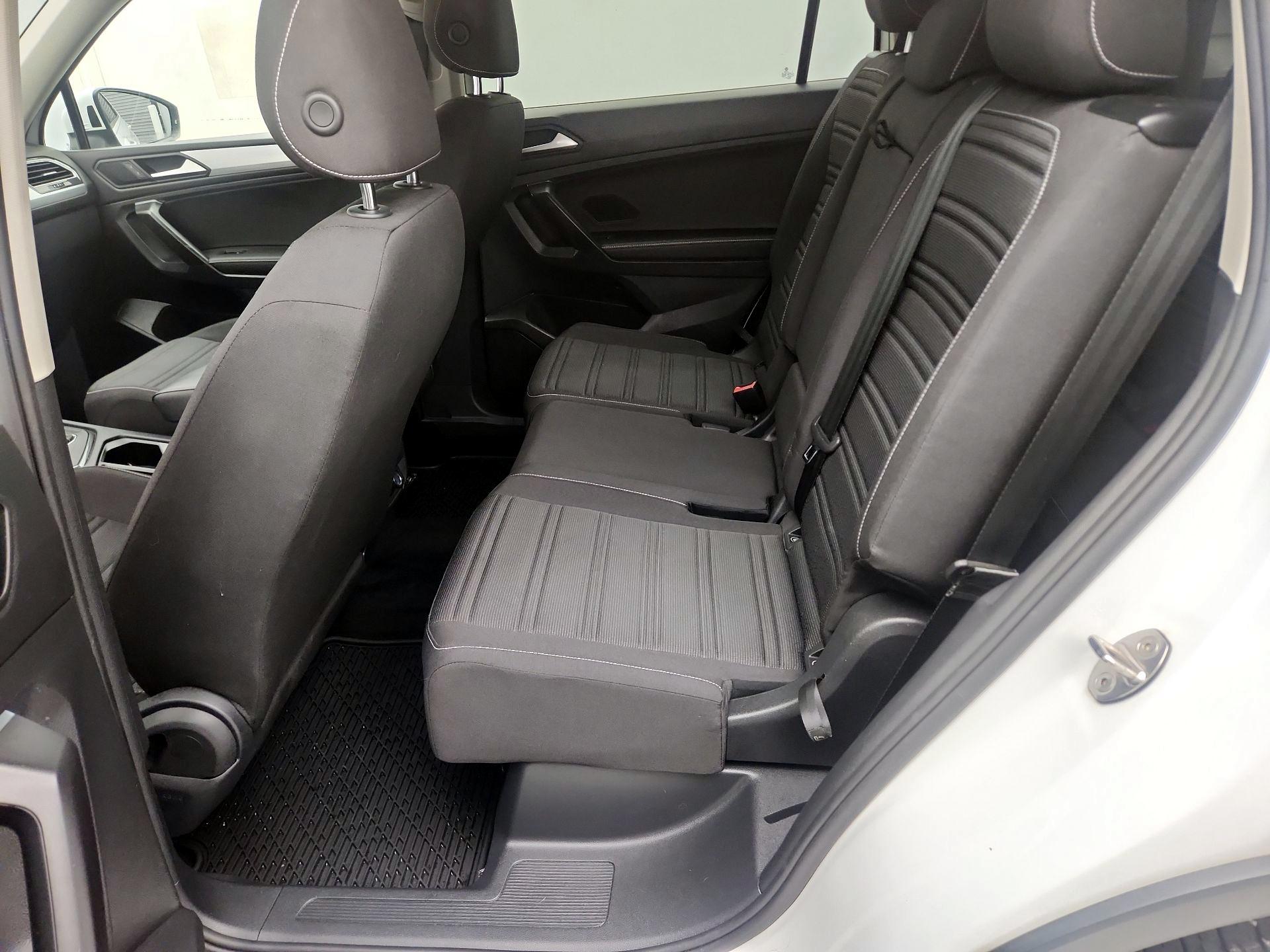 Thumbnail: 2022 Volkswagen Tiguan - 19