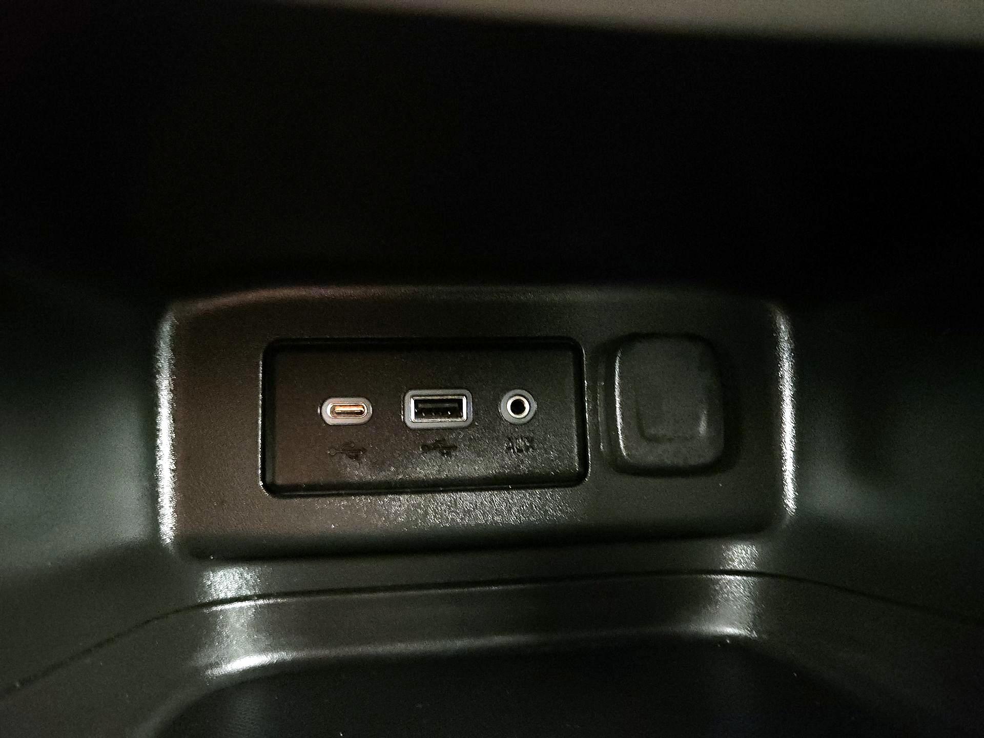 Thumbnail: 2022 Chevrolet Equinox - 18