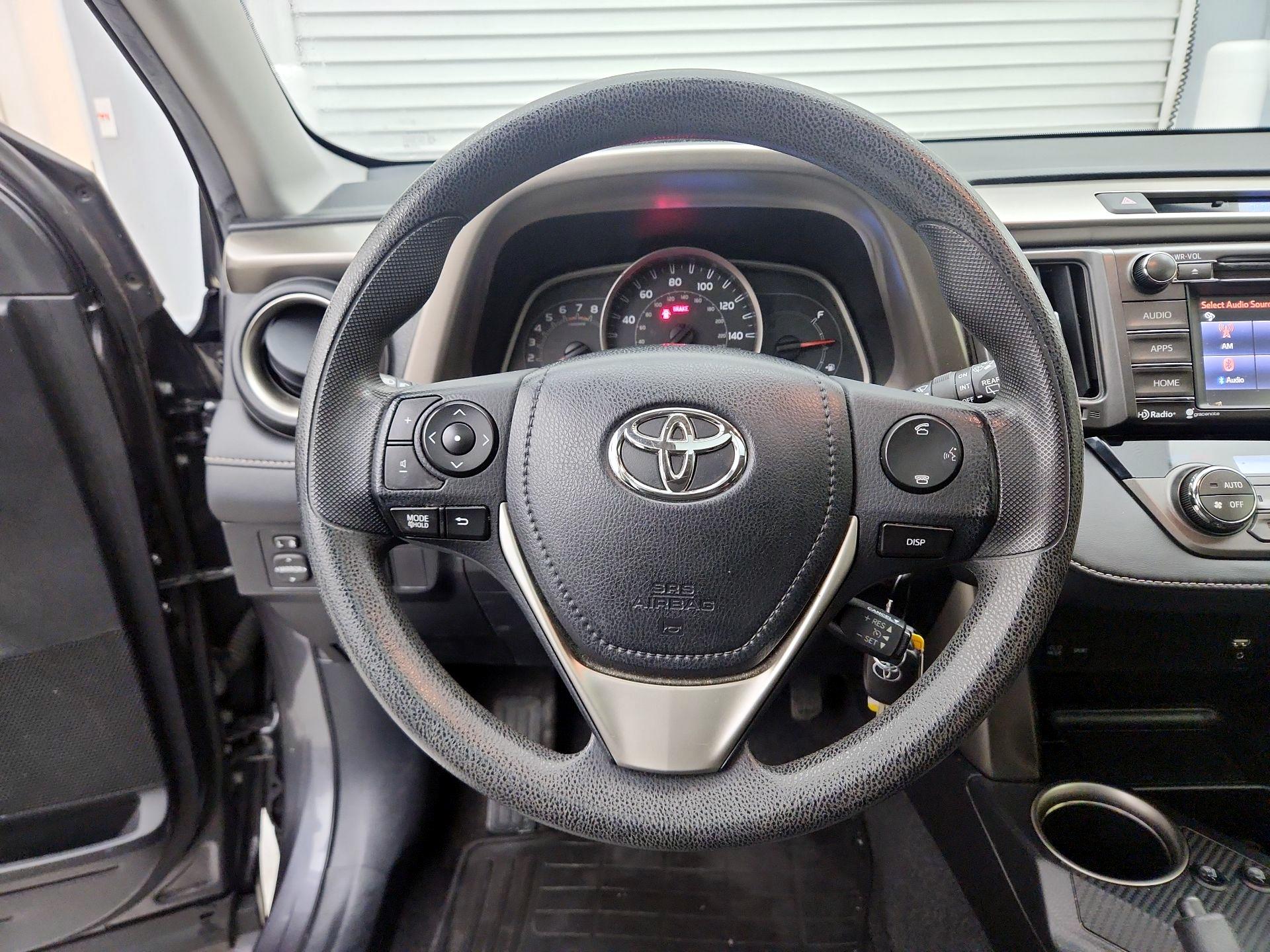 Thumbnail: 2015 Toyota RAV4 - 10