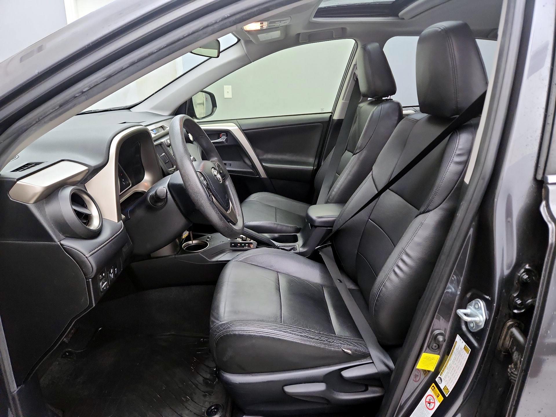 Thumbnail: 2015 Toyota RAV4 - 11