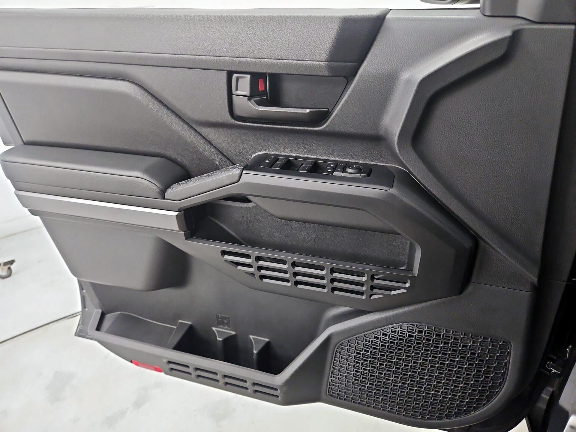 Thumbnail: 2025 Toyota Tacoma - 12