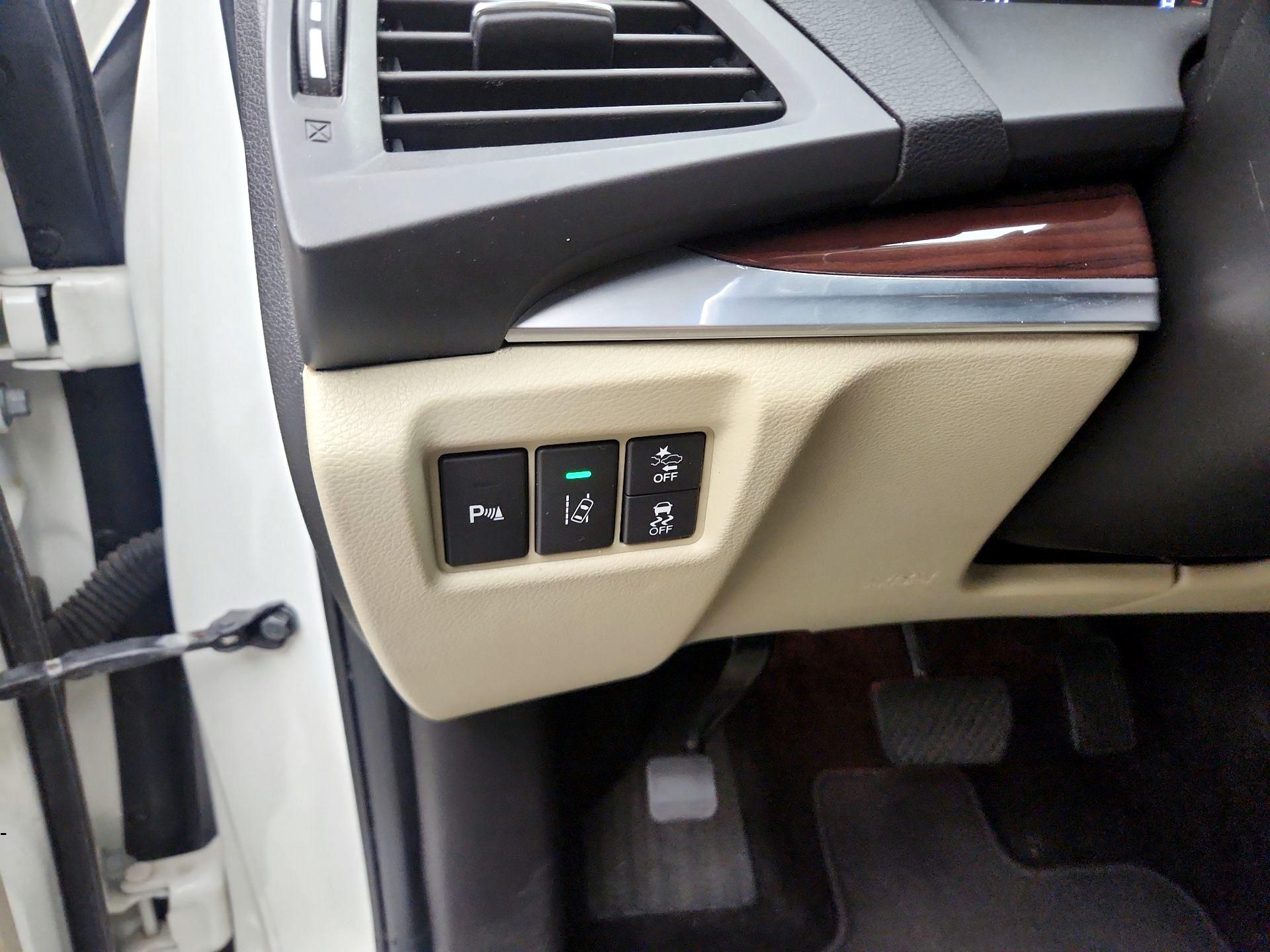 Thumbnail: 2016 Acura MDX - 13