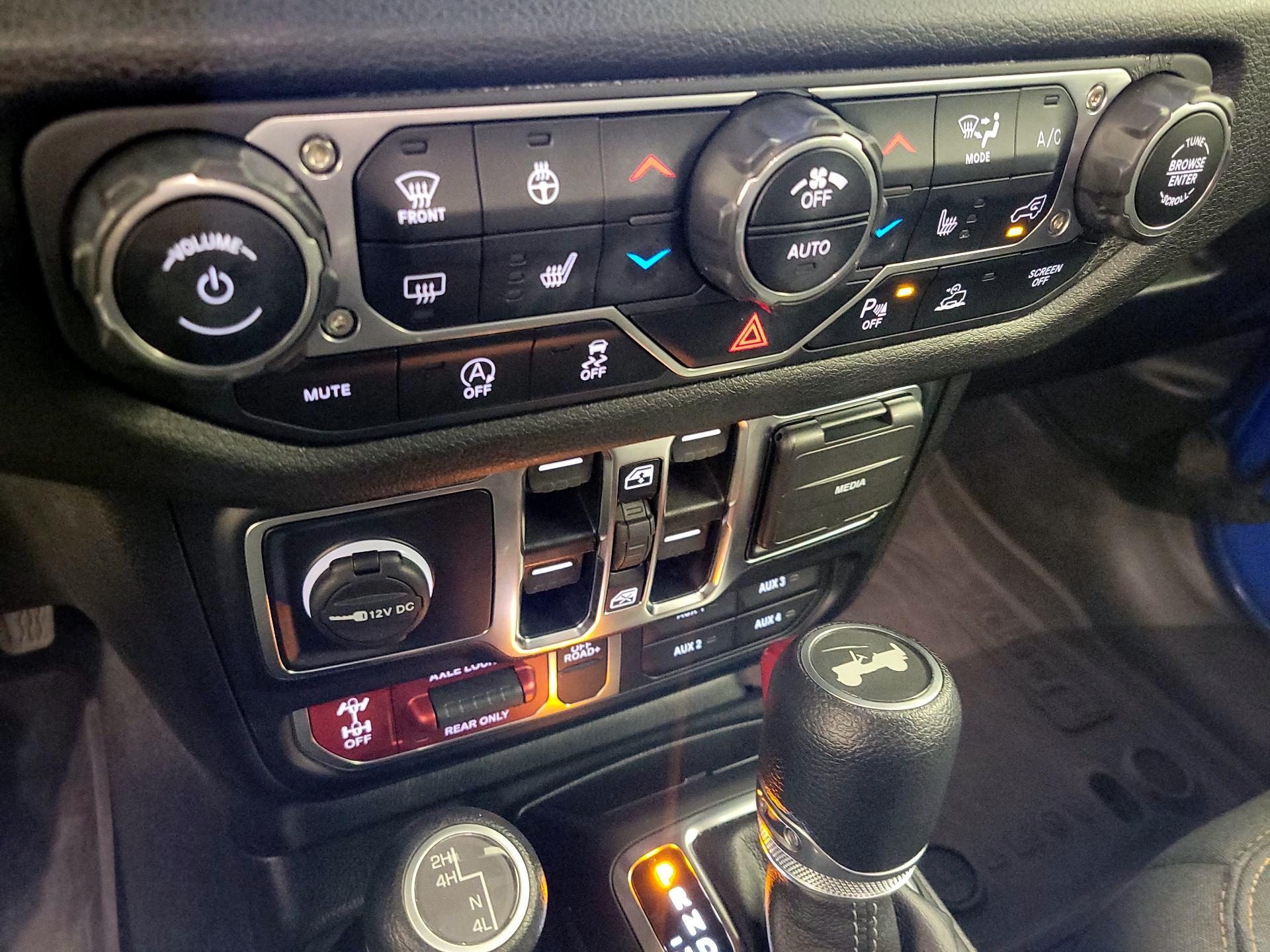 Thumbnail: 2024 Jeep Wrangler - 16