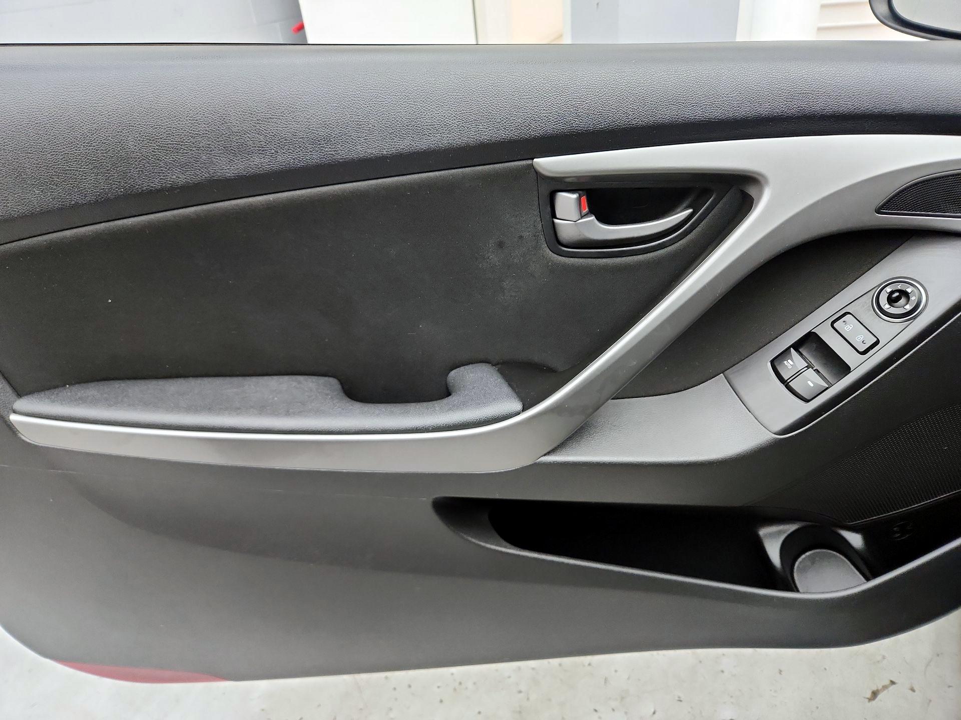 Thumbnail: 2014 Hyundai Elantra - 12