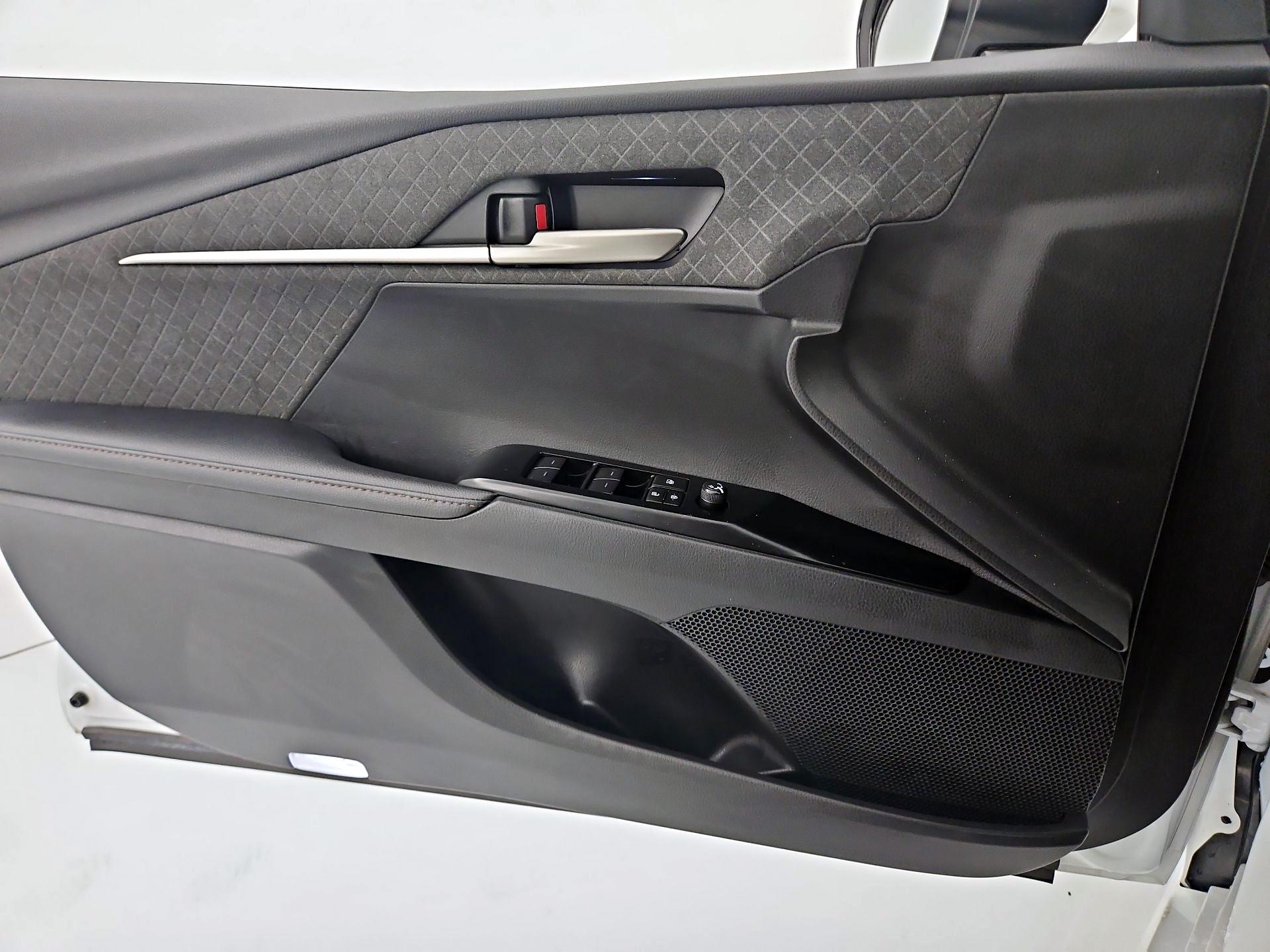 Thumbnail: 2025 Toyota Camry - 12