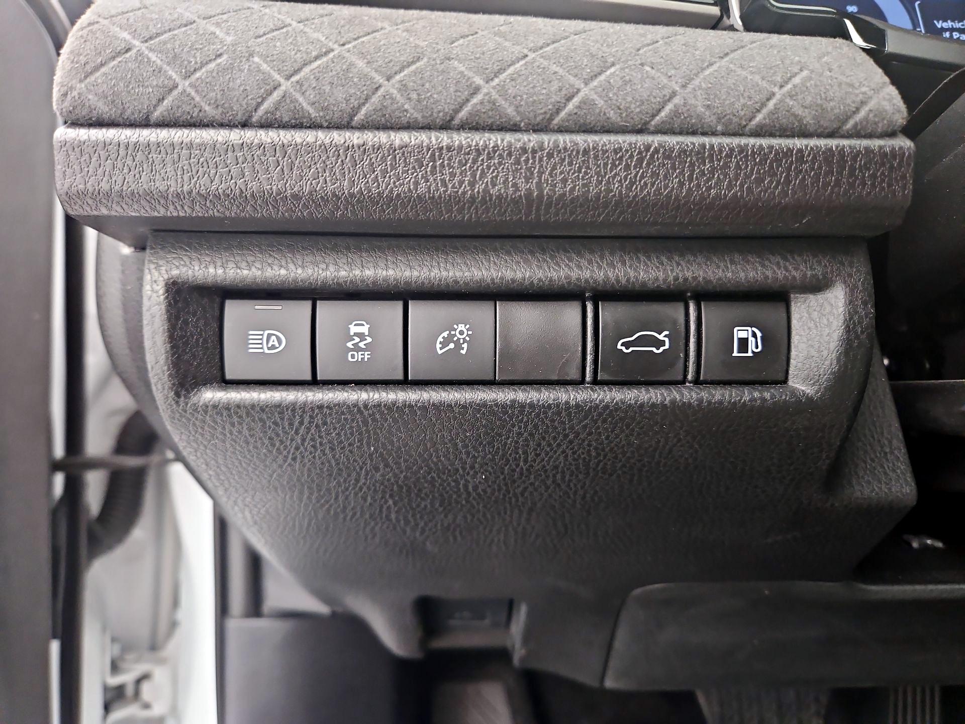 Thumbnail: 2025 Toyota Camry - 13