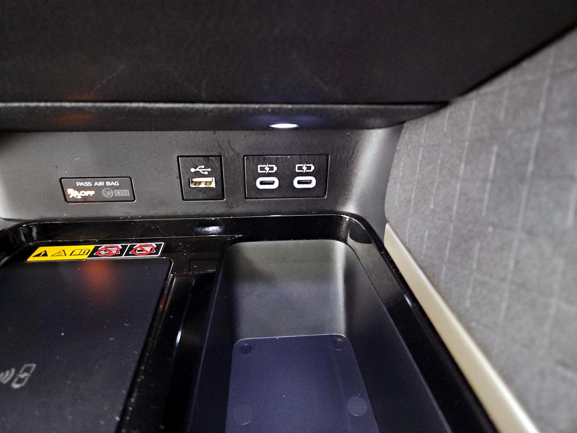 Thumbnail: 2025 Toyota Camry - 18