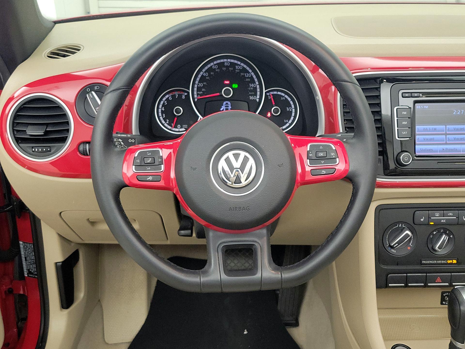 Thumbnail: 2015 Volkswagen Beetle - 10