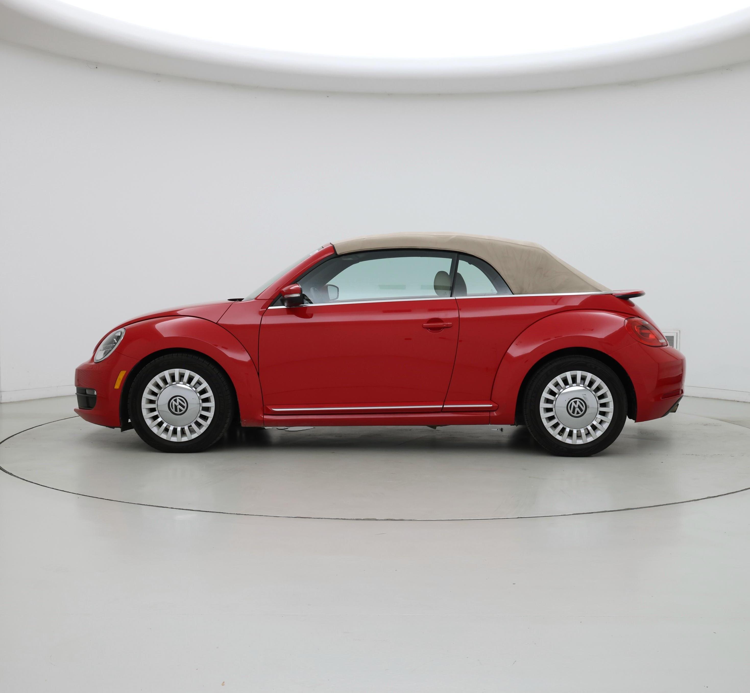 Thumbnail: 2015 Volkswagen Beetle - 3