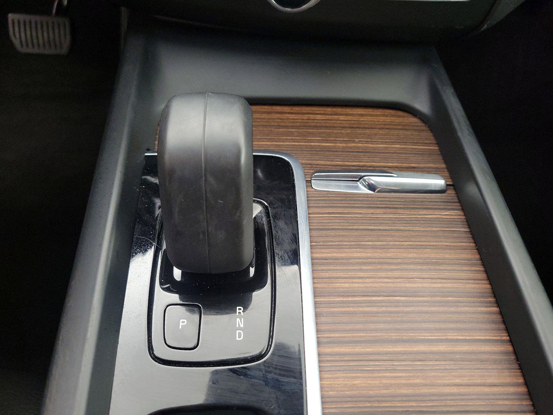 Thumbnail: 2022 Volvo XC60 - 18