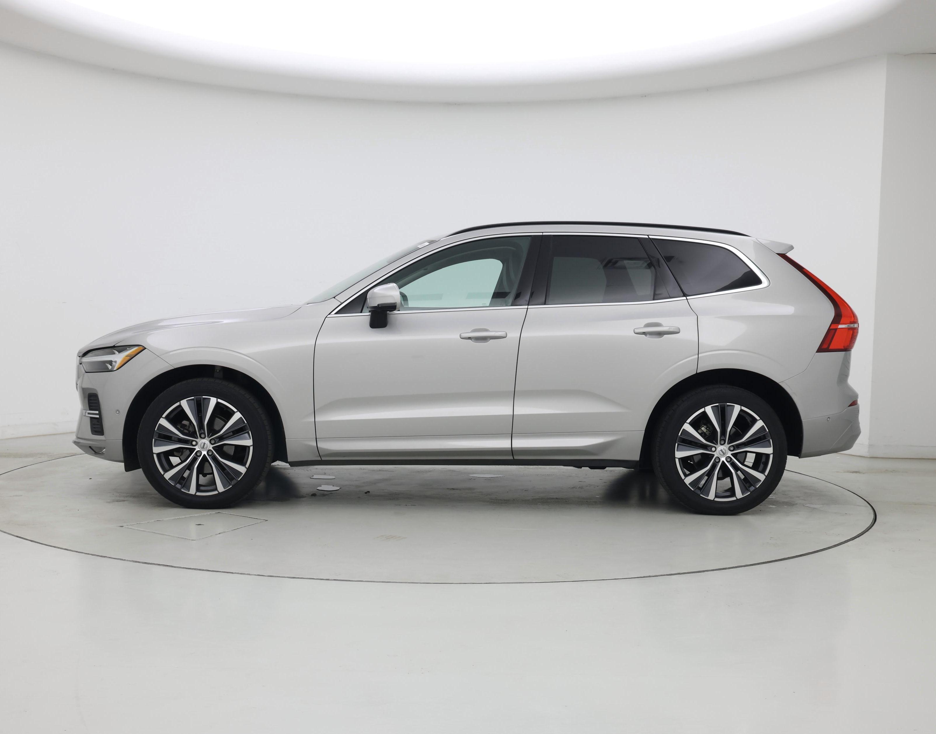 Thumbnail: 2022 Volvo XC60 - 3