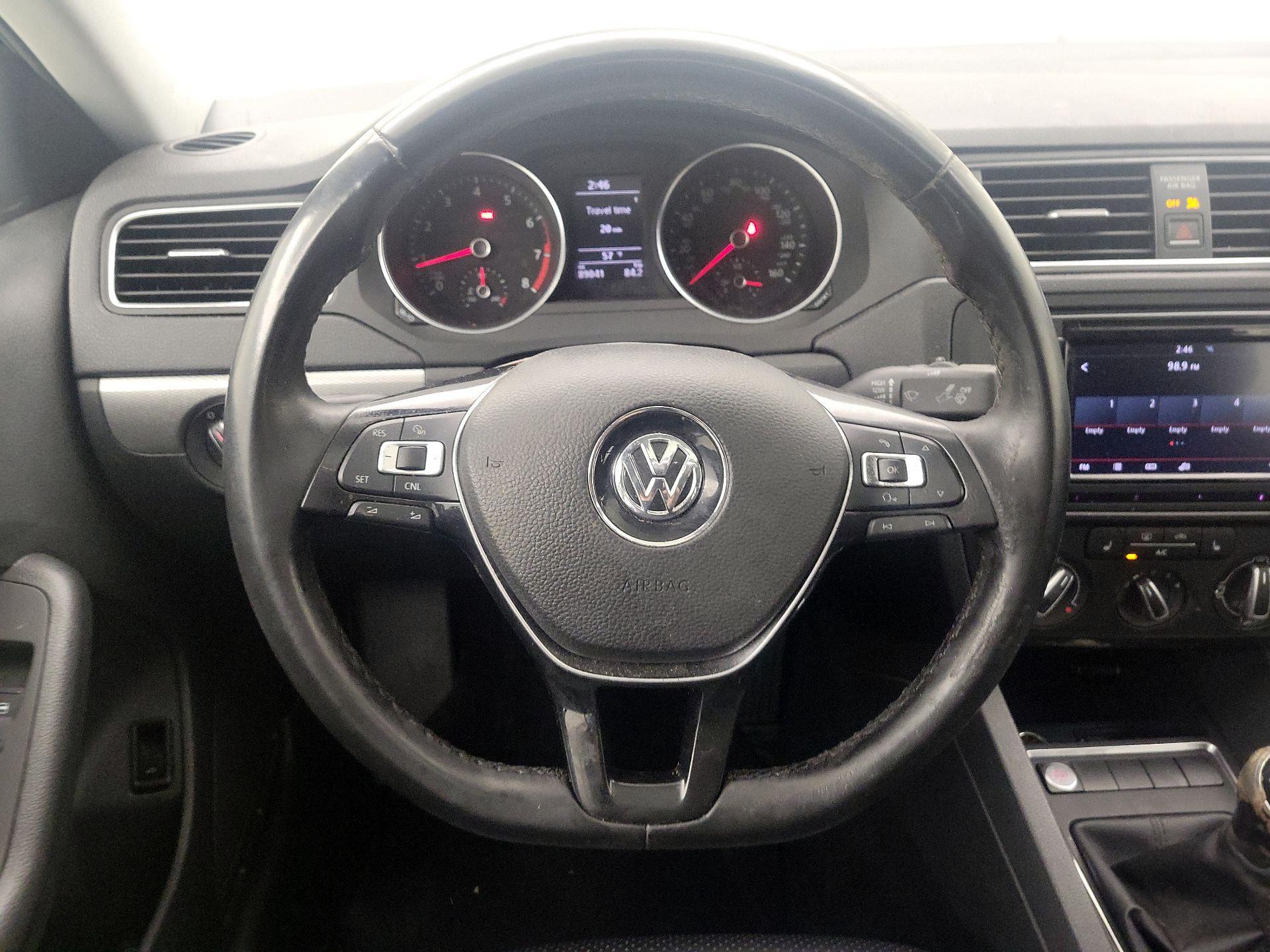 Thumbnail: 2018 Volkswagen Jetta - 10