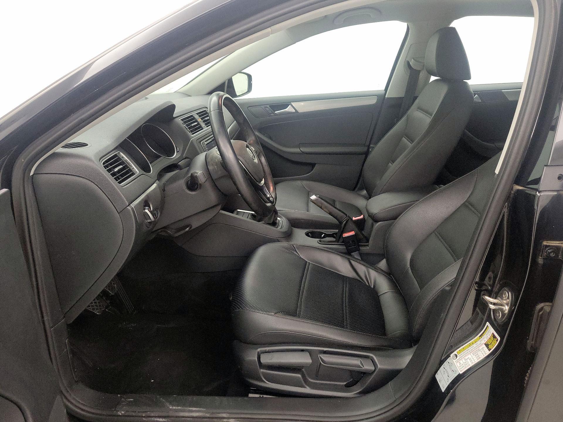 Thumbnail: 2018 Volkswagen Jetta - 11