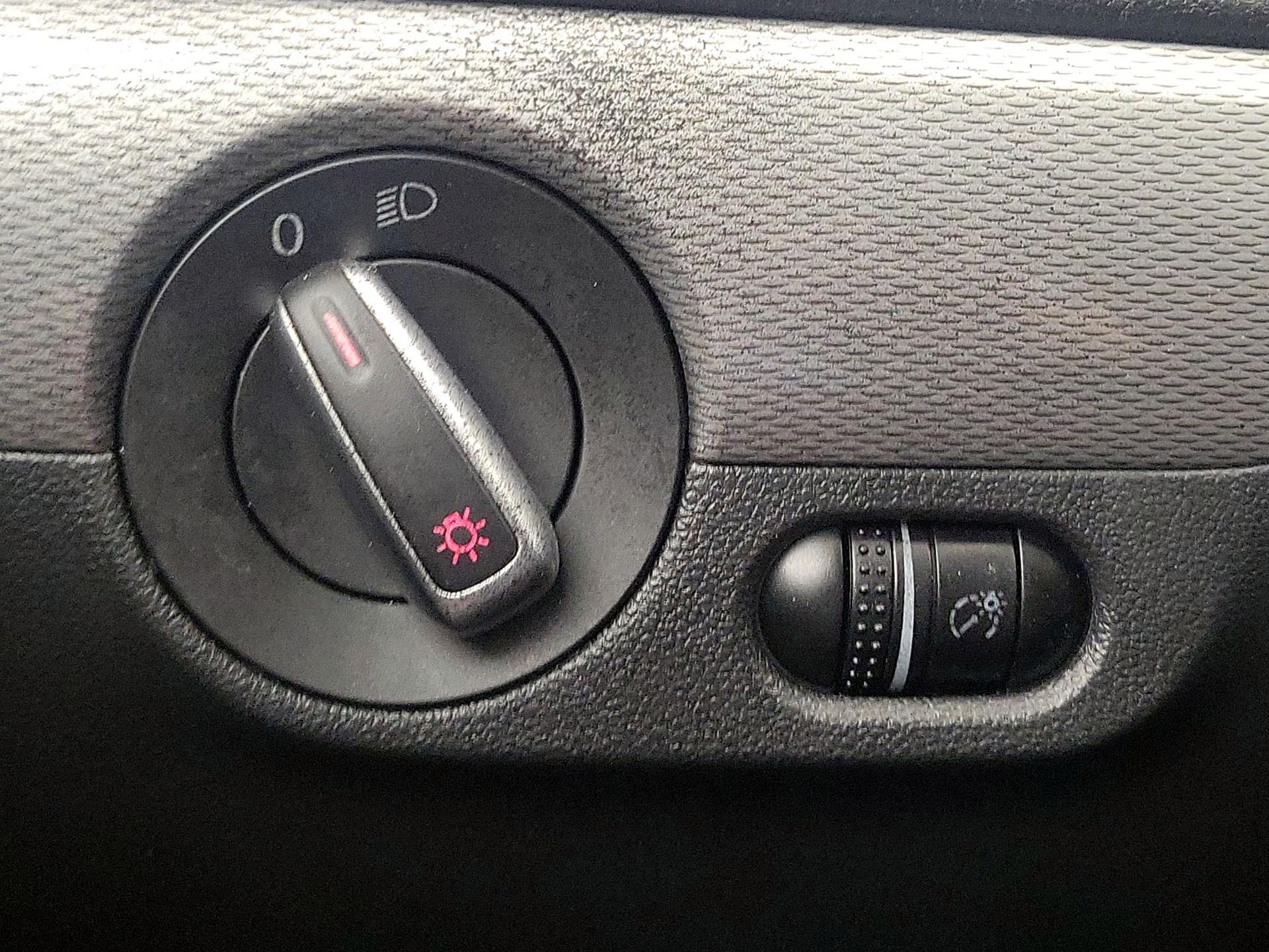 Thumbnail: 2018 Volkswagen Jetta - 13