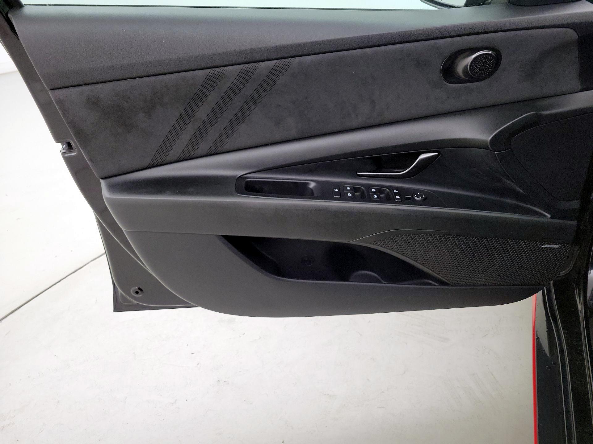 Thumbnail: 2022 Hyundai Elantra - 12