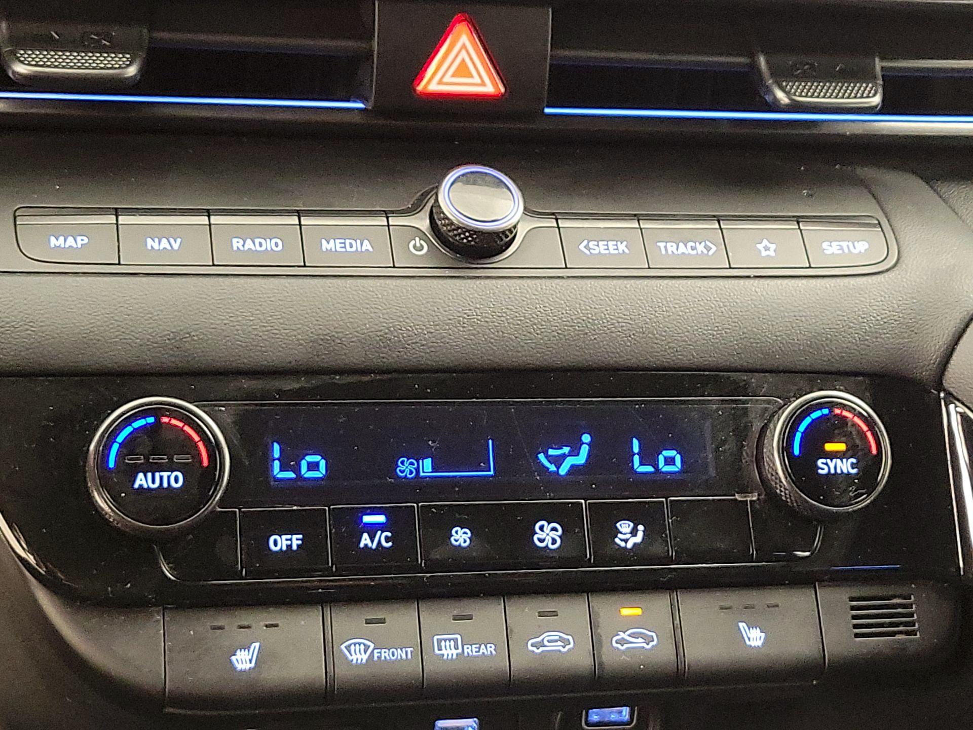 Thumbnail: 2022 Hyundai Elantra - 17