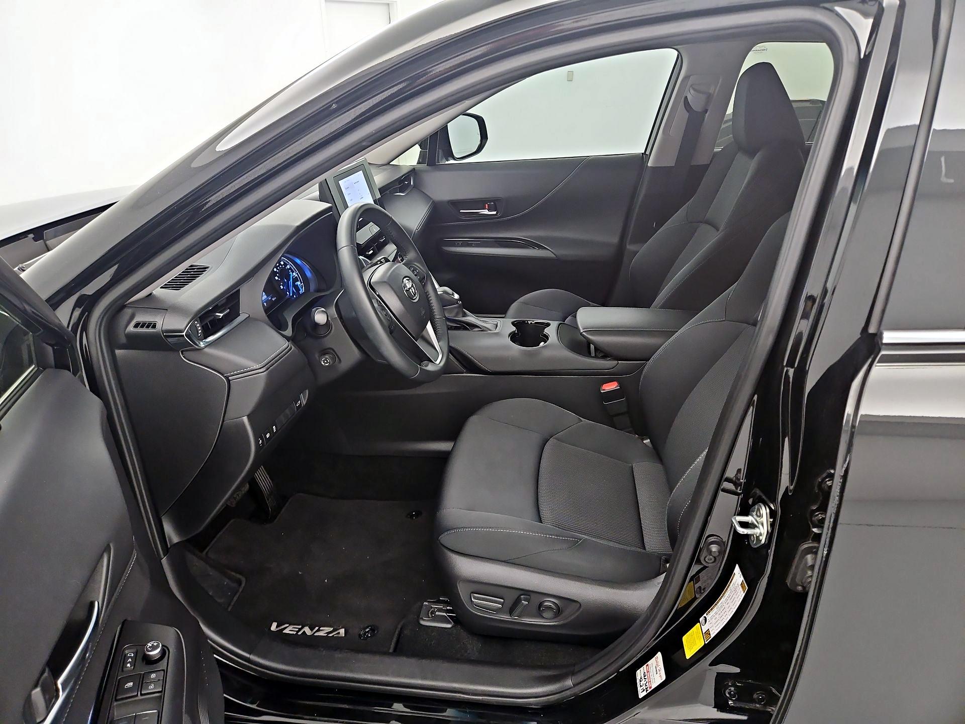 Thumbnail: 2023 Toyota Venza - 11