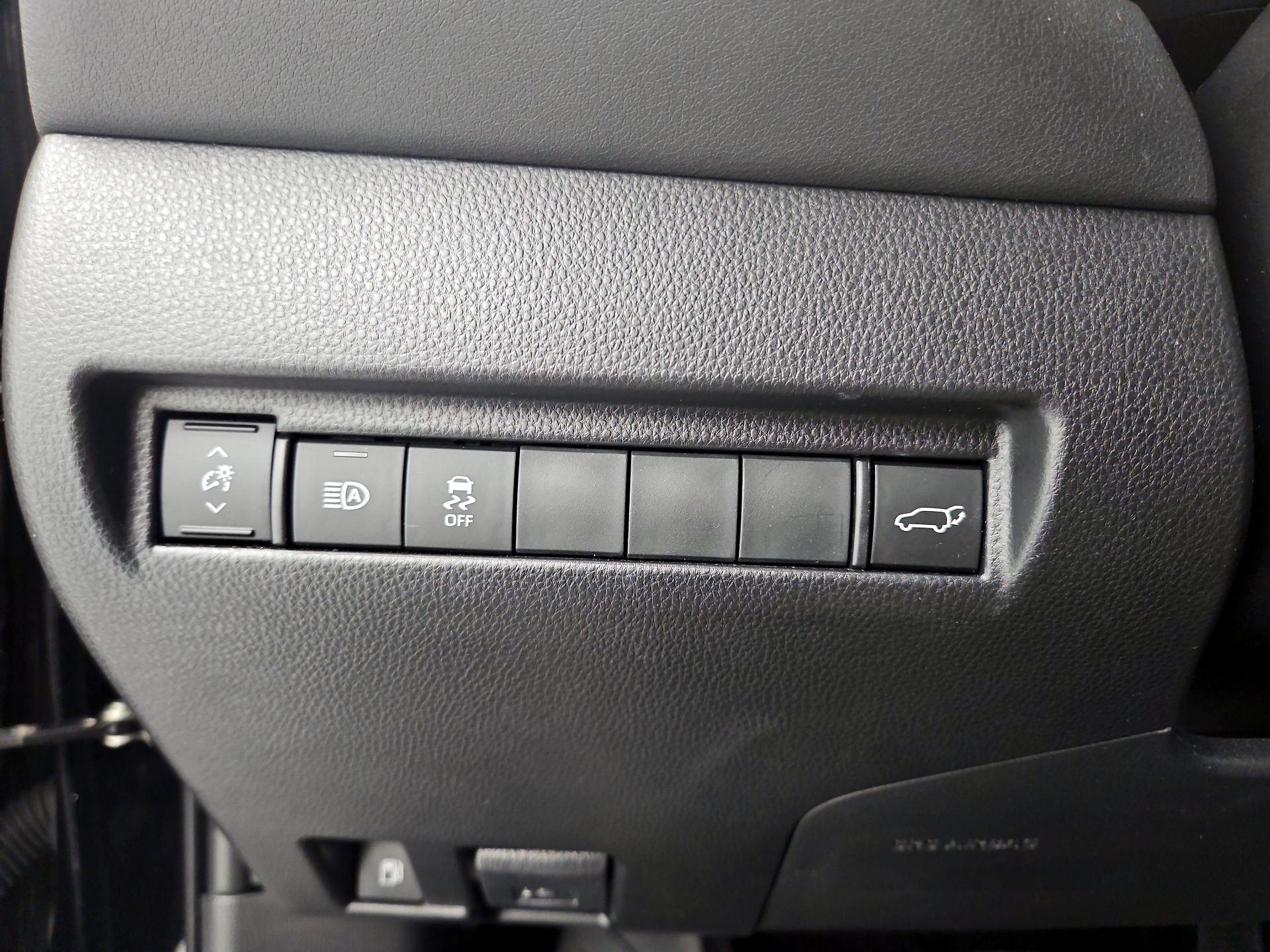 Thumbnail: 2023 Toyota Venza - 13