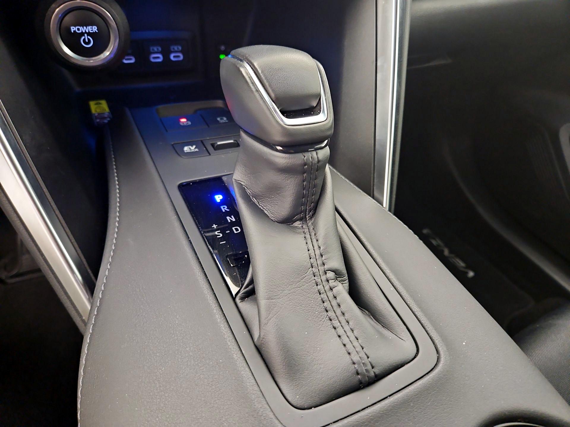 Thumbnail: 2023 Toyota Venza - 17