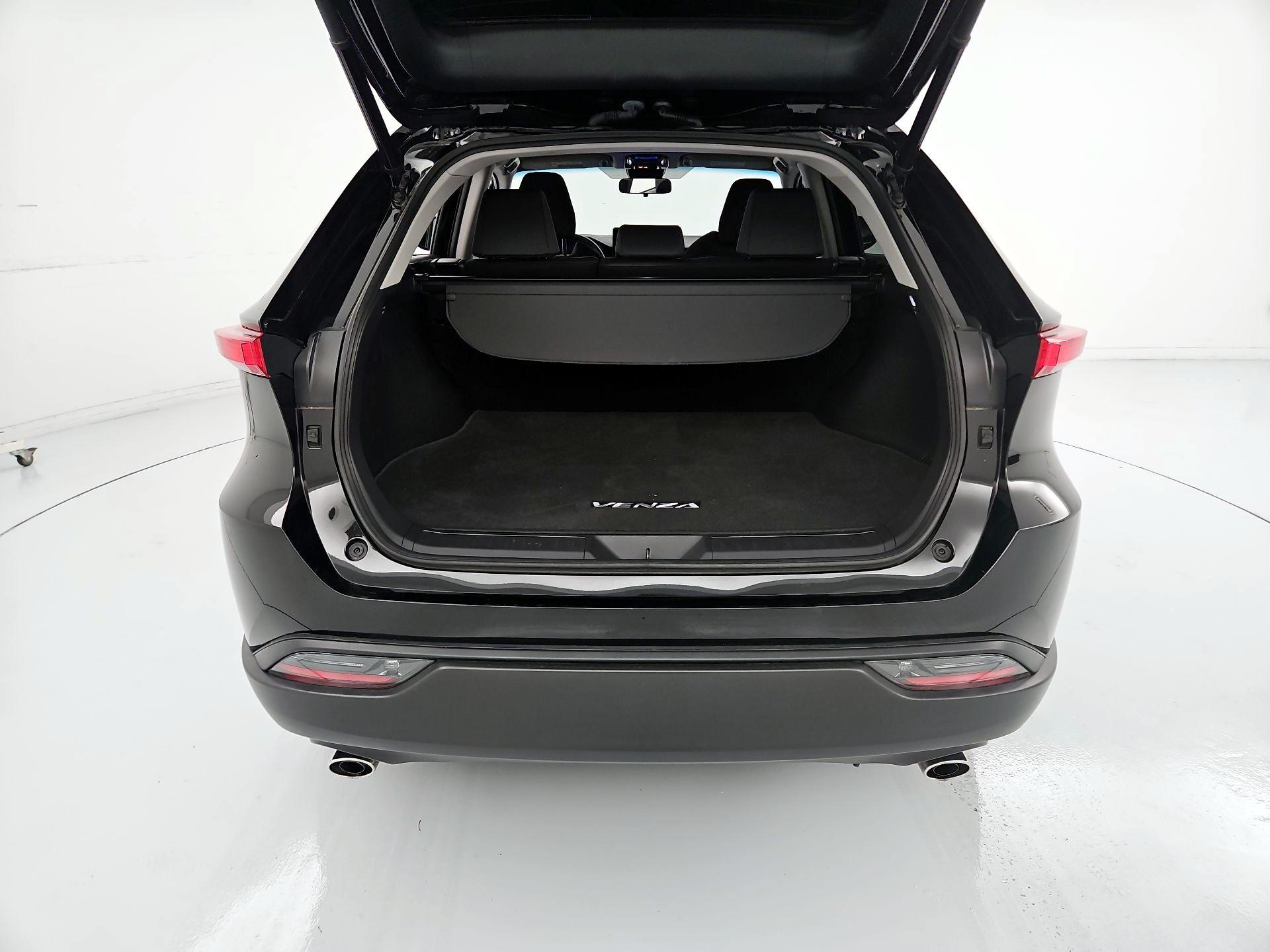 Thumbnail: 2023 Toyota Venza - 20